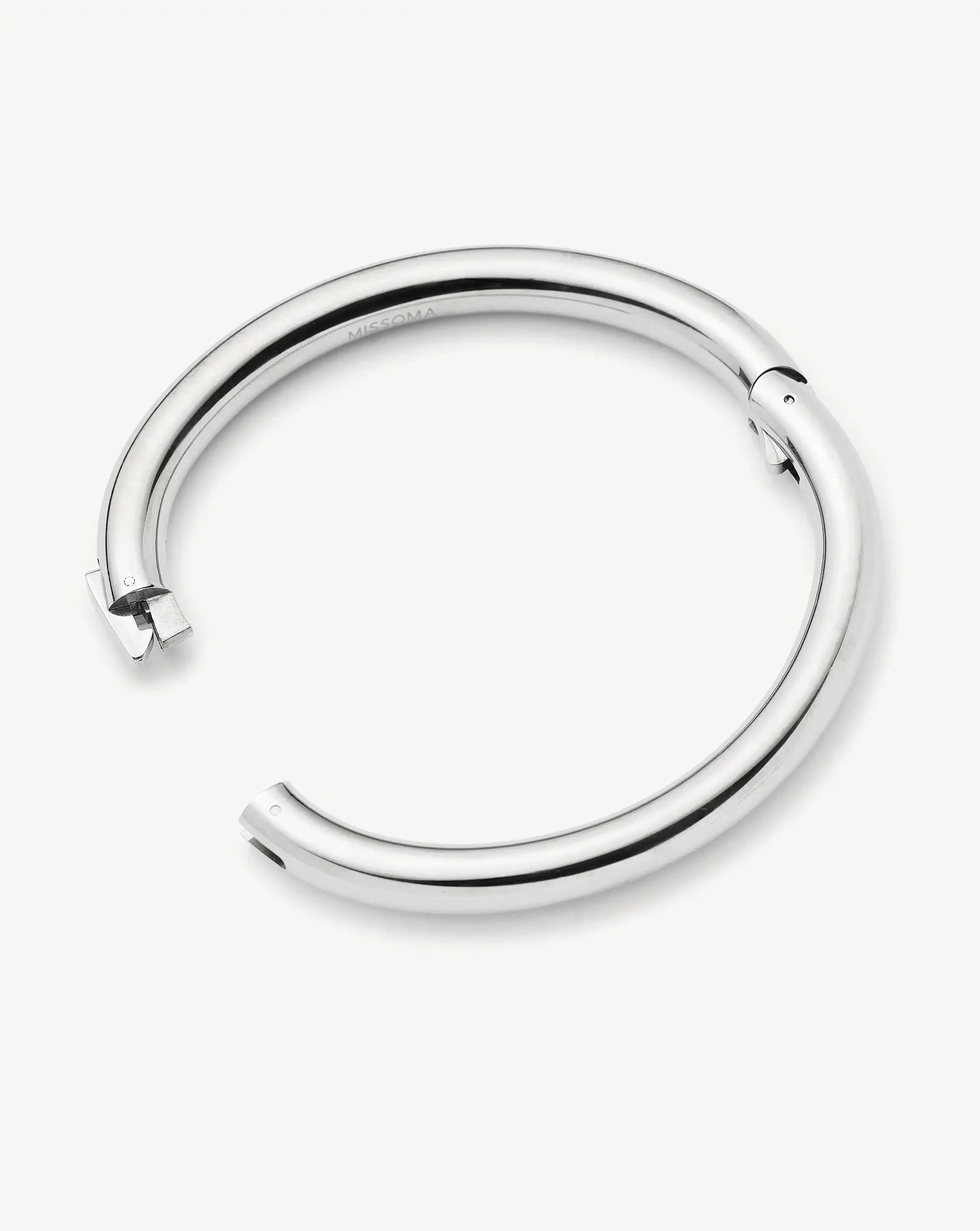 Missoma Chunky Round Hinged rannekoru platina