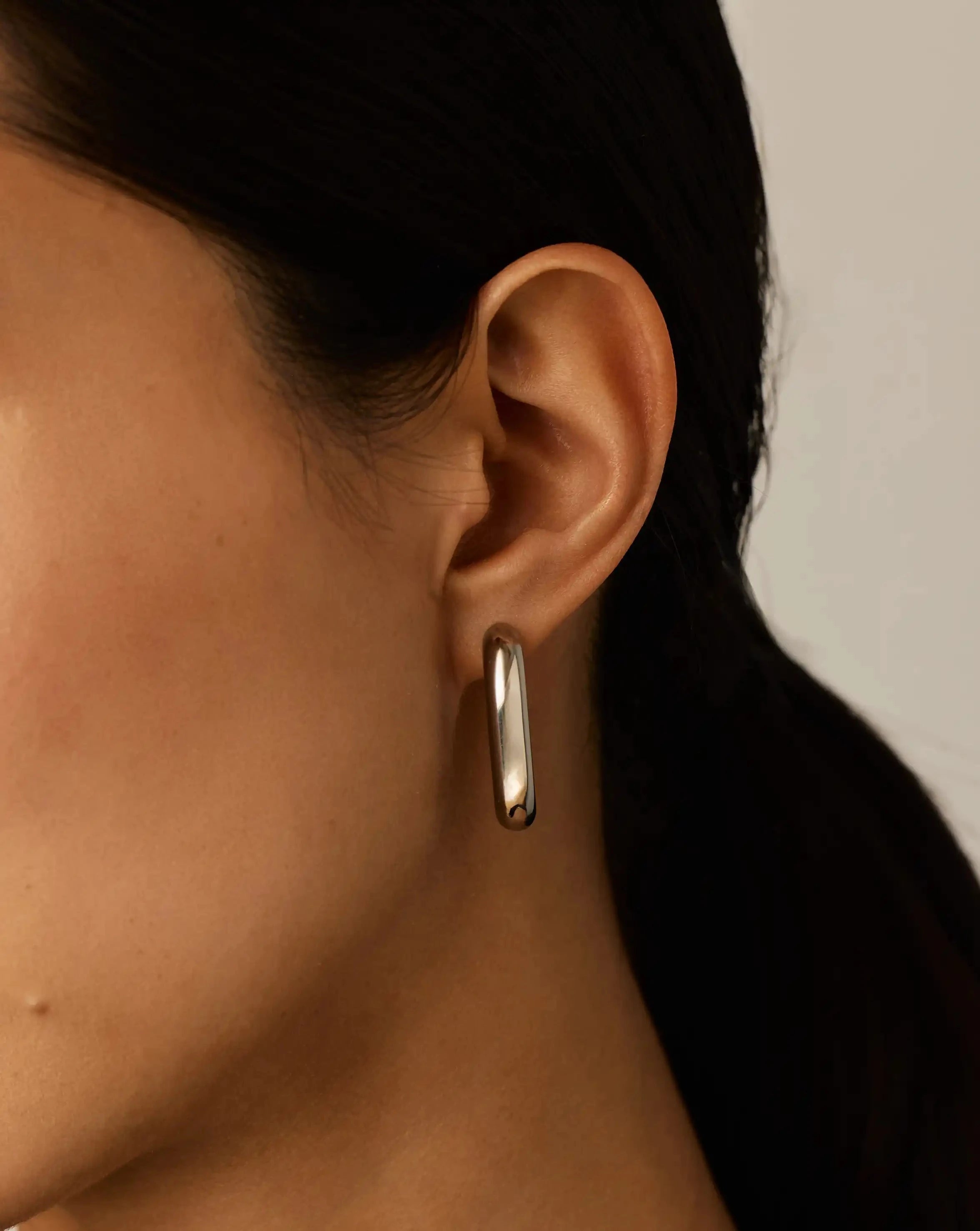 Missoma Chubby Oval Medium hoop-korvakorut platina