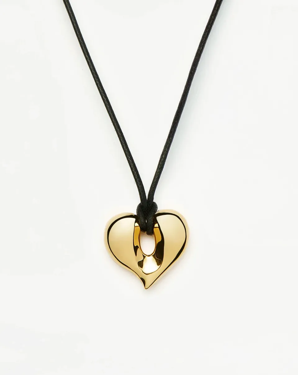 MISSOMA Molten Heart Pendant Cord kaulakoru kullattu musta nauha
