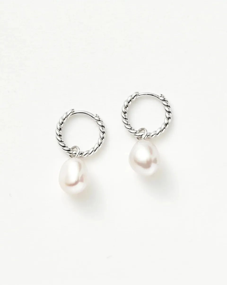 Missoma Pearl Twisted Drop korvakorut helmi hopea