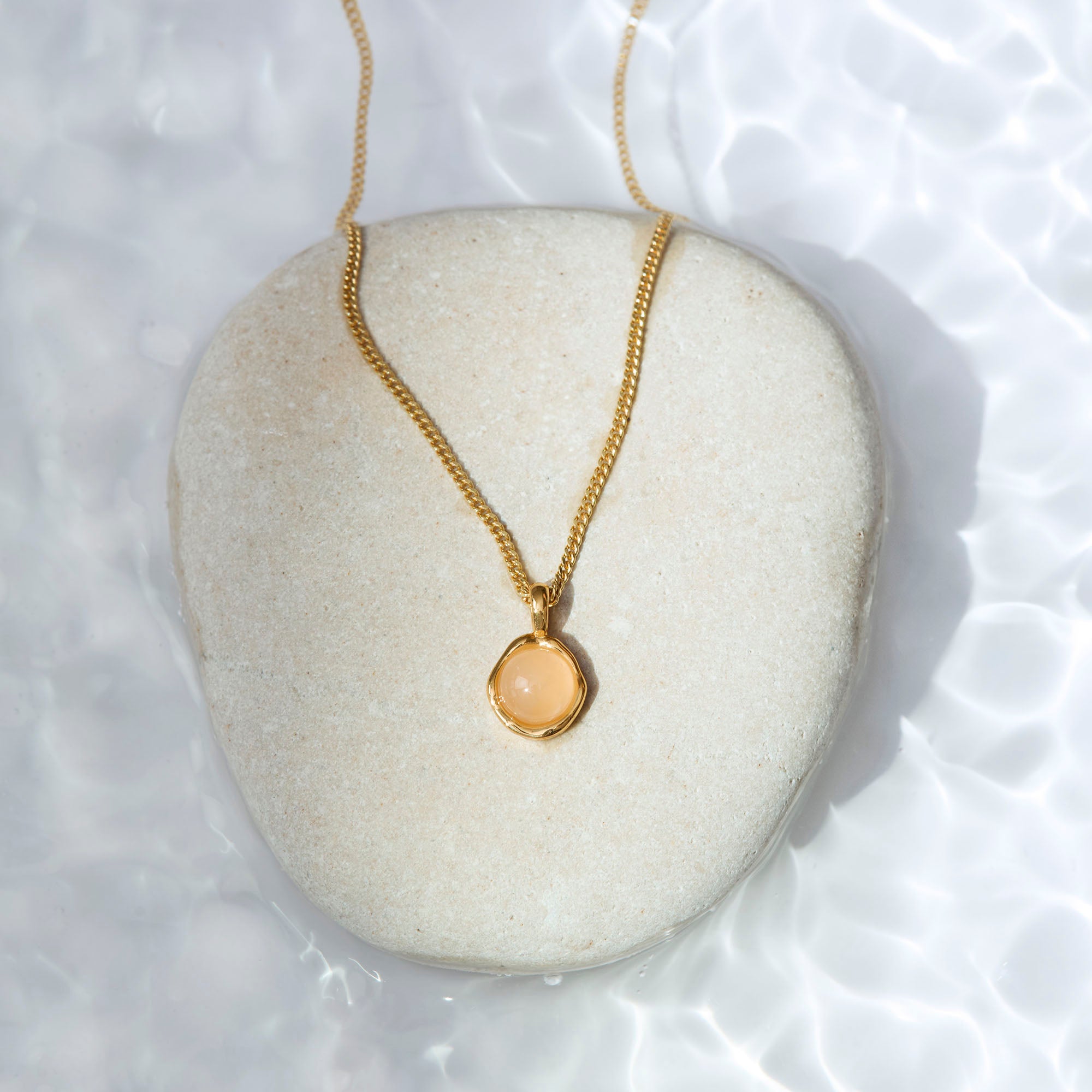 Muru Jewellery Tiny Rose Quartz kaulakoru kulta ruusukvartsi