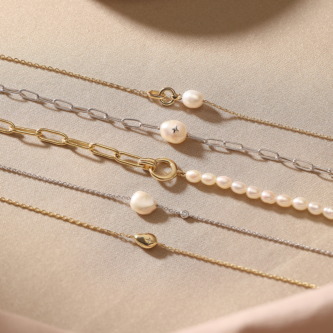 Ania Haie Pearl Power Gold Pearl Link Chain rannekoru kulta helmi