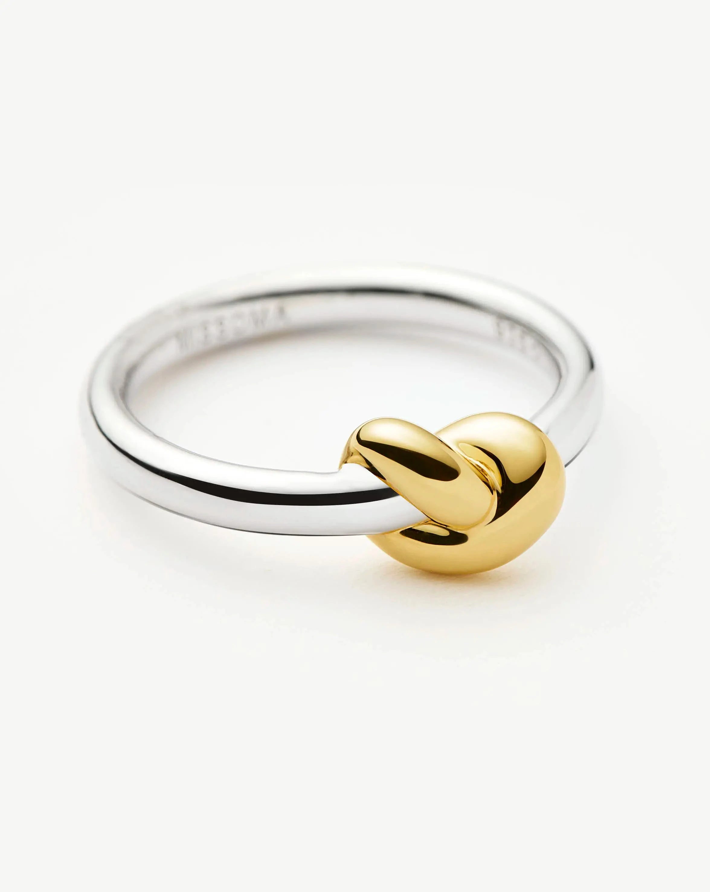 Missoma Lucy Williams Knot sormus mixed metal solmu
