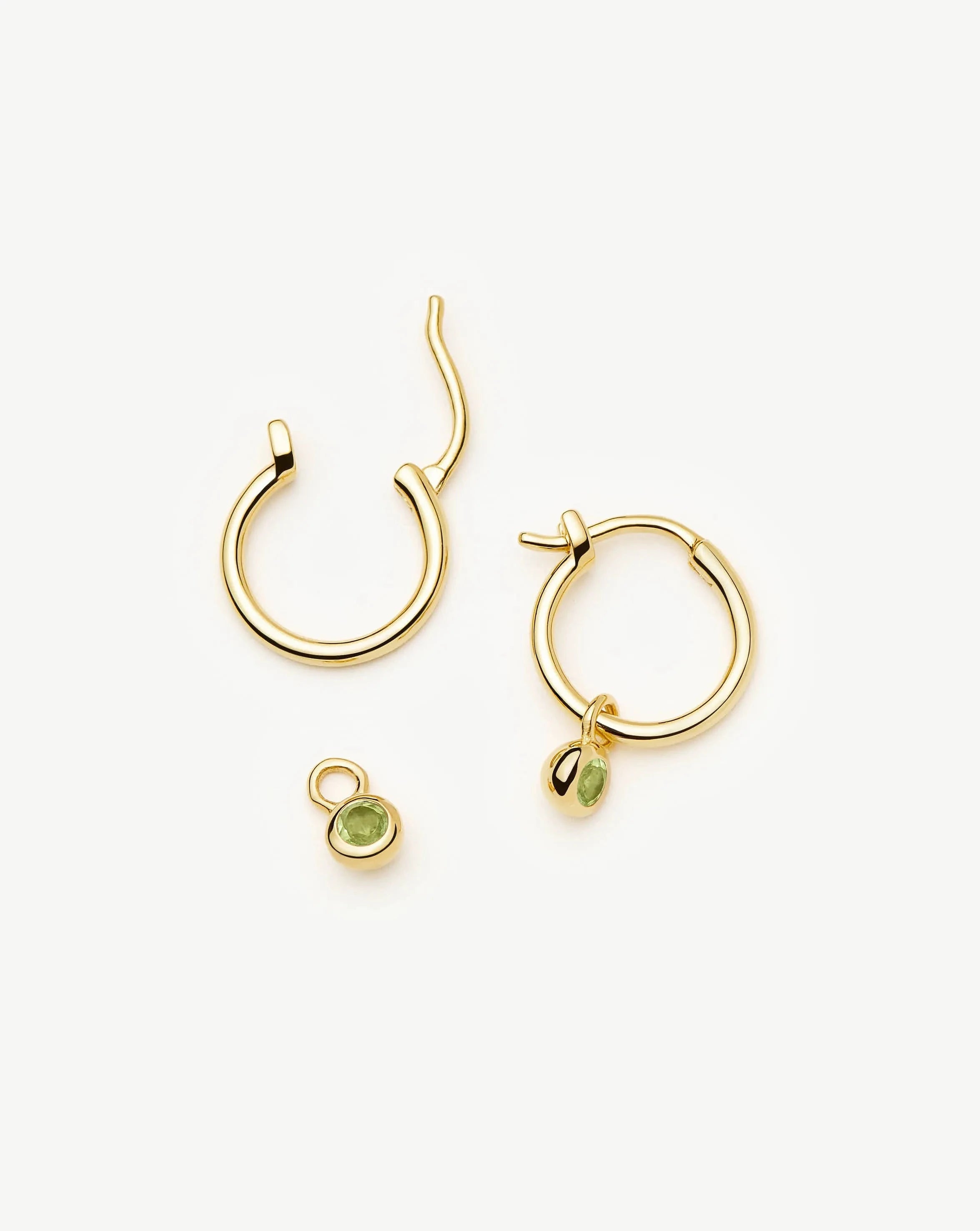 Missoma August Birthstone rengaskorvakorut kulta peridootti
