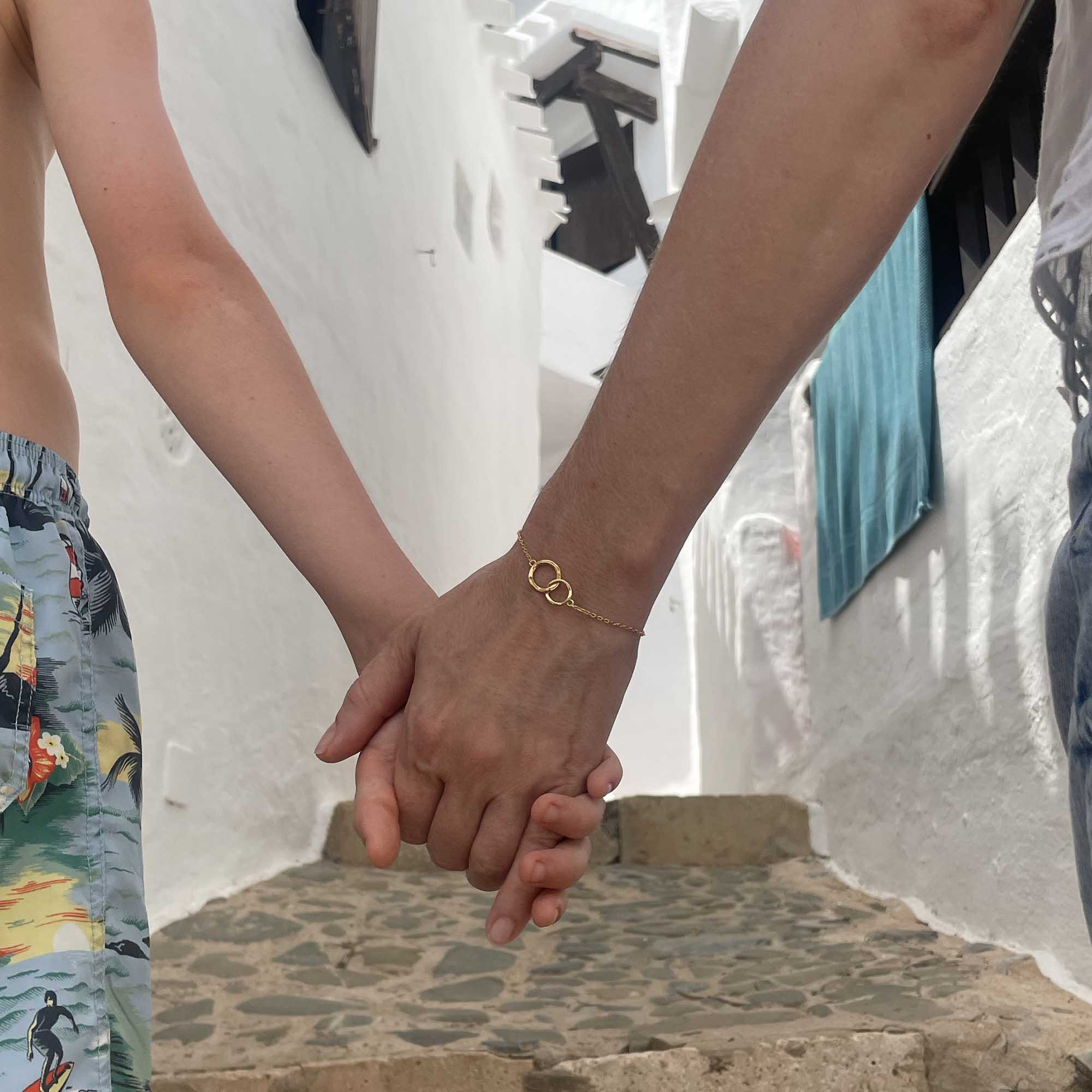Muru Jewellery Connected rannekoru kulta rakkaus