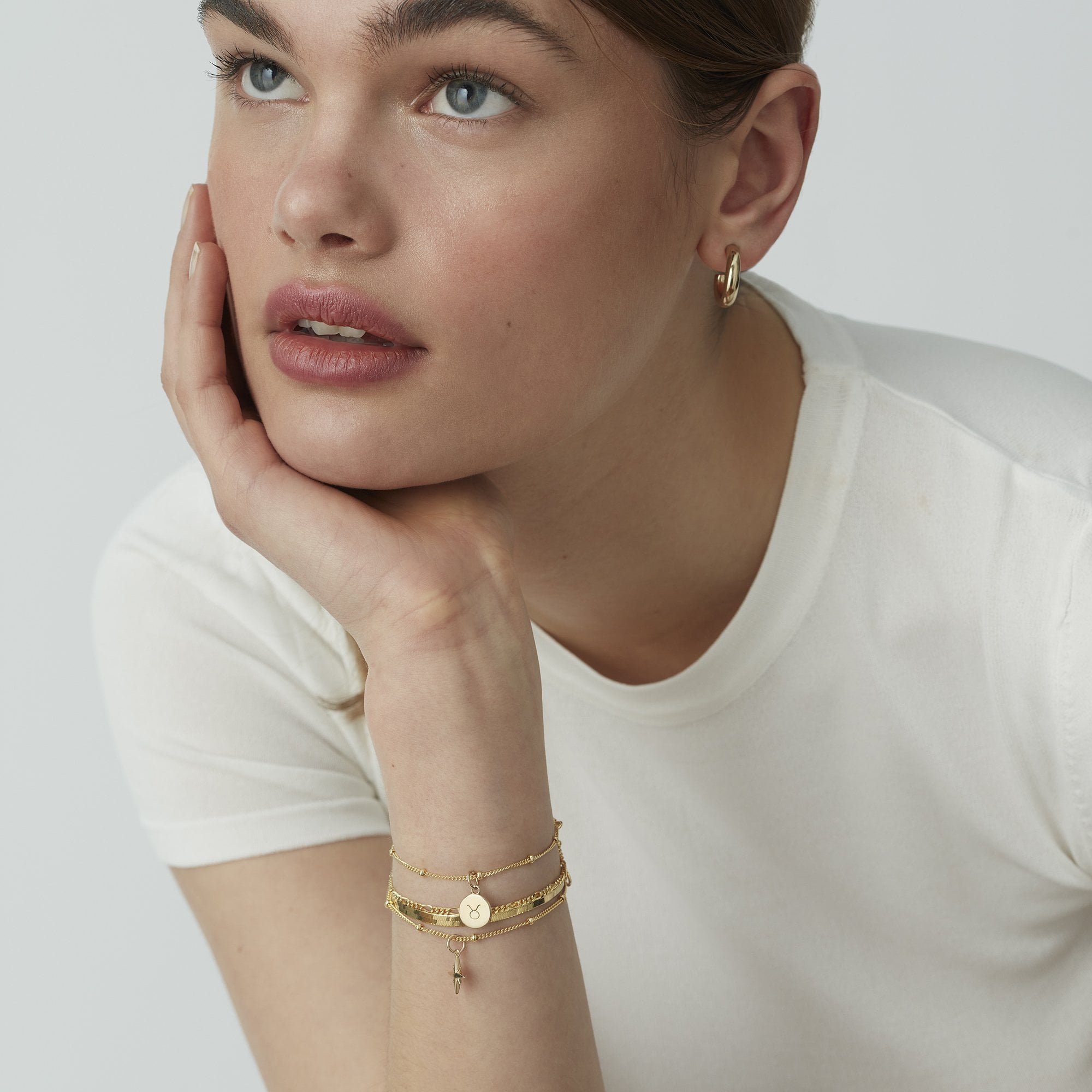 Muru Jewellery Zodiac rannekoru kulta kaiverrus