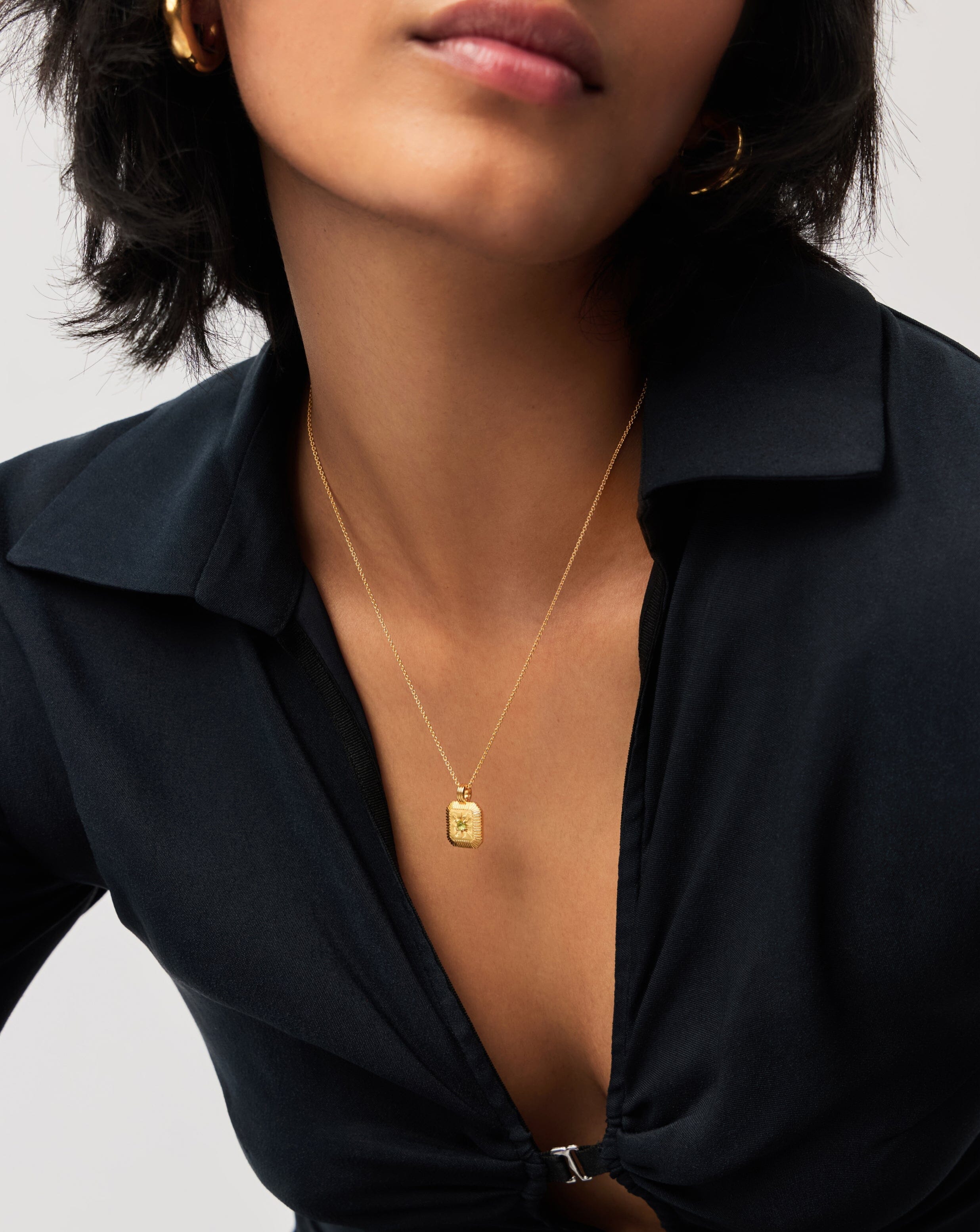 Missoma Meaningful August korusetti 18k vermeili peridootti