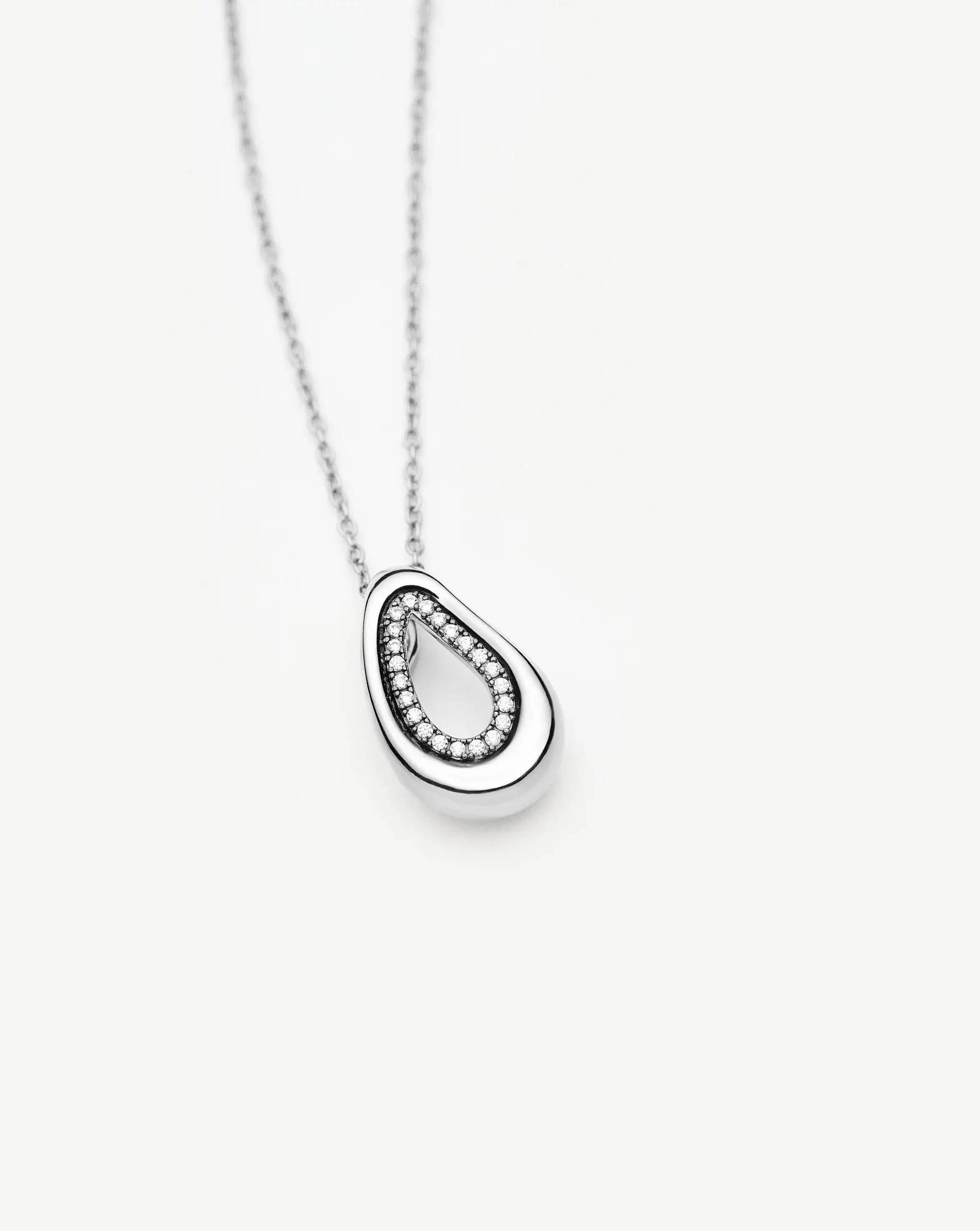Missoma Molten Teardrop kaulakoru hopea zirkonia