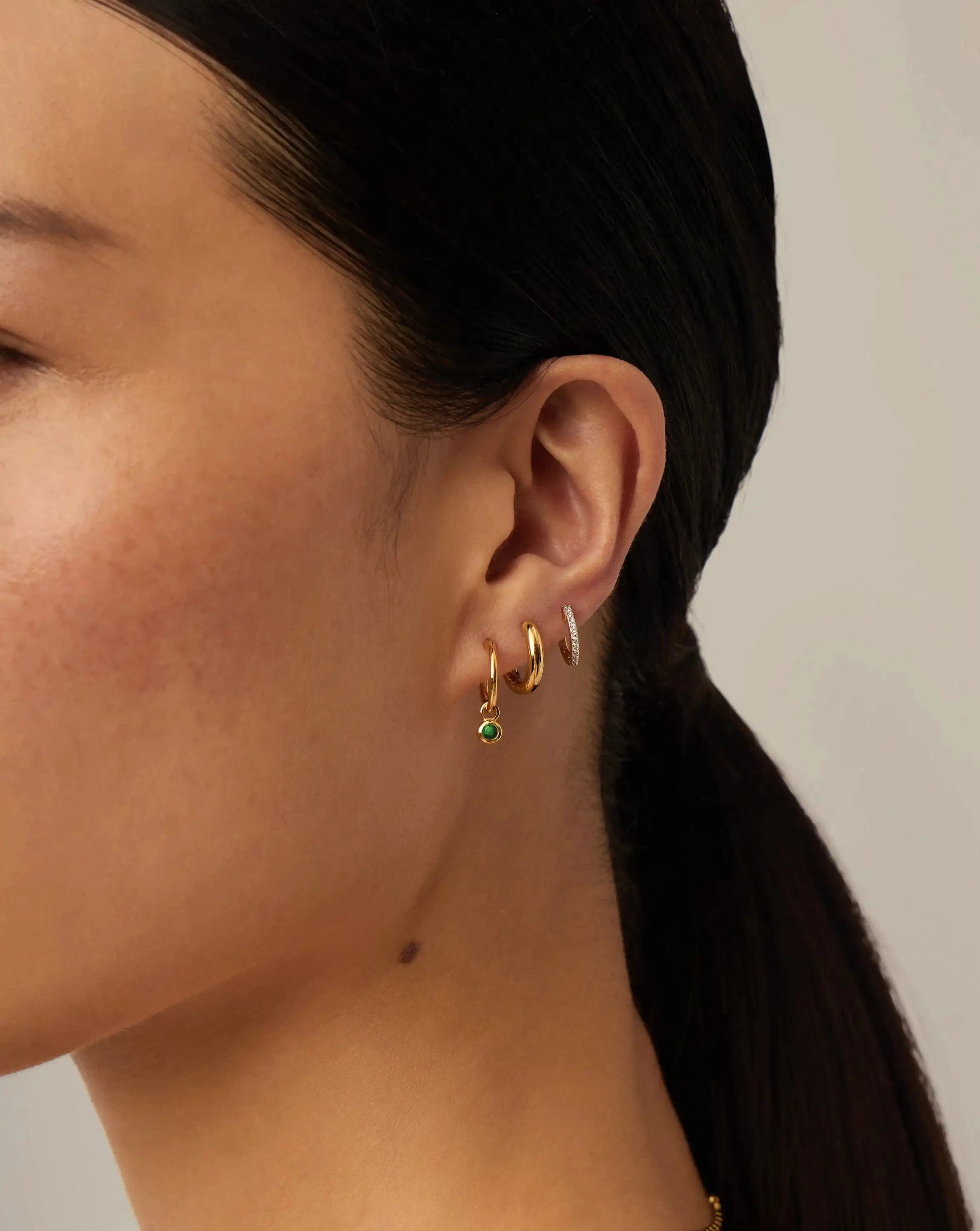 Missoma May Birthstone rengaskorvakorut kulta onyksi