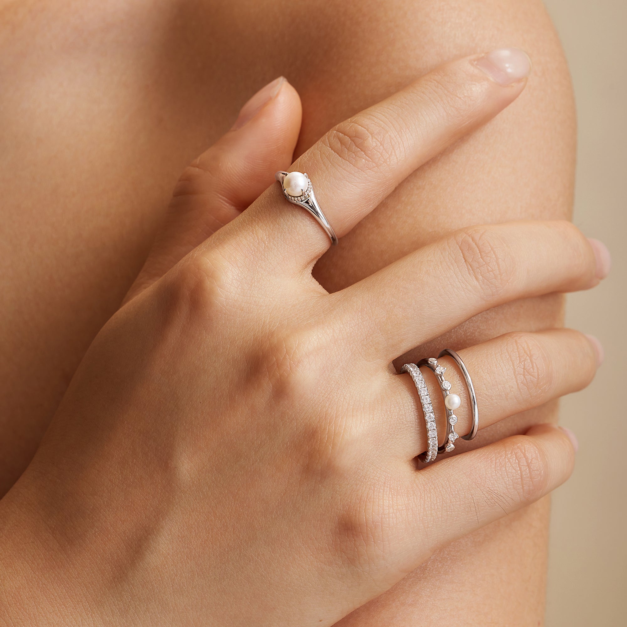 Ania Haie Chic Creator Pearl Bezel sormus 52 helmi zirkonia