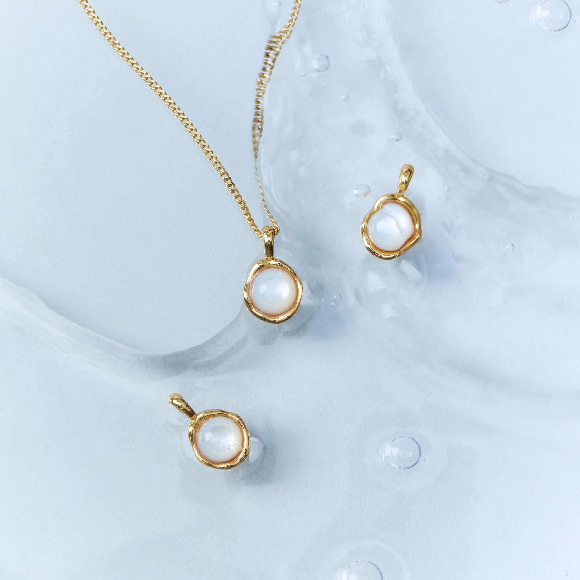 Muru Jewellery Tiny Pearl helmikaulakoru kulta 16" helmi