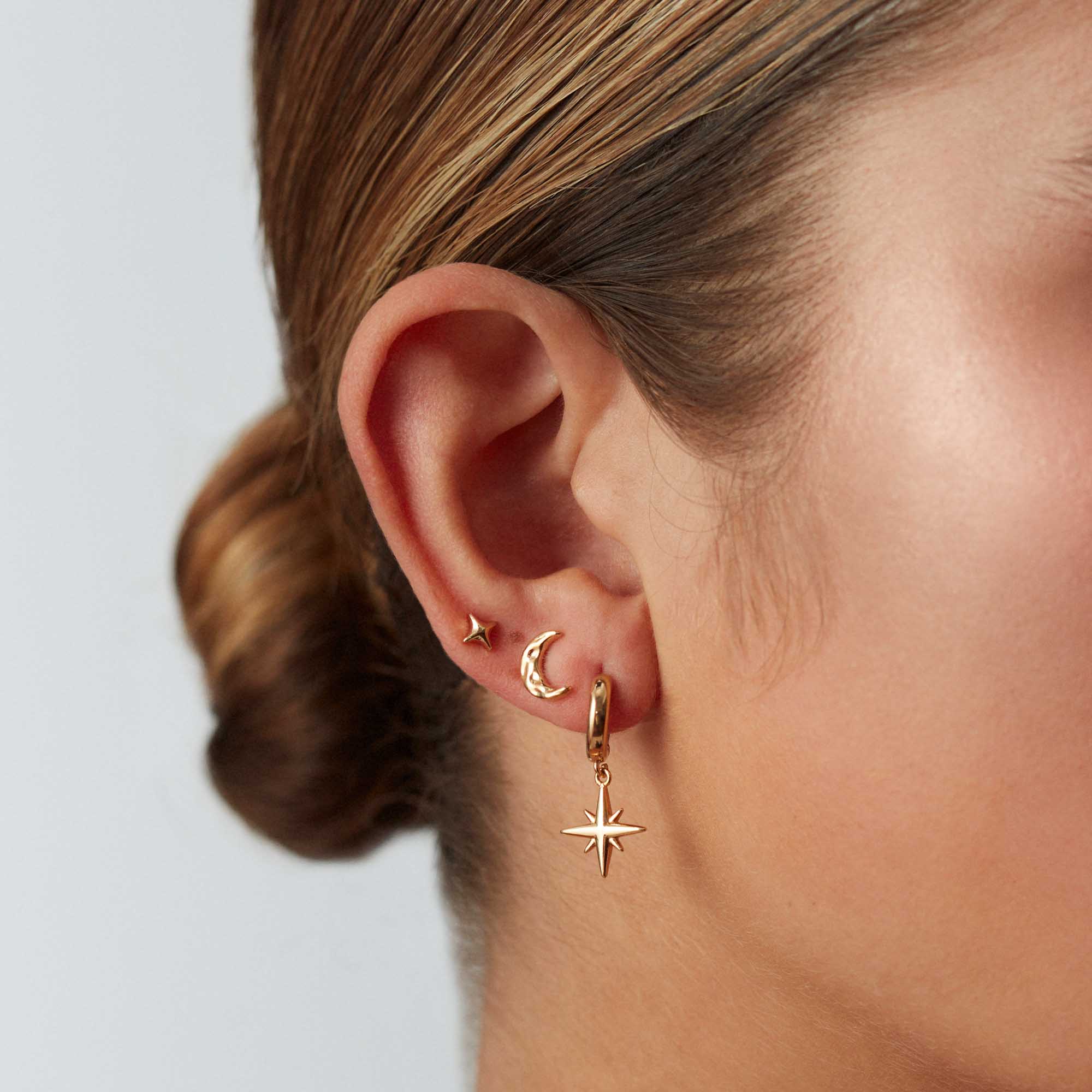 Muru Star Huggie Hoop Earrings rengaskorvakorut kulta tähti