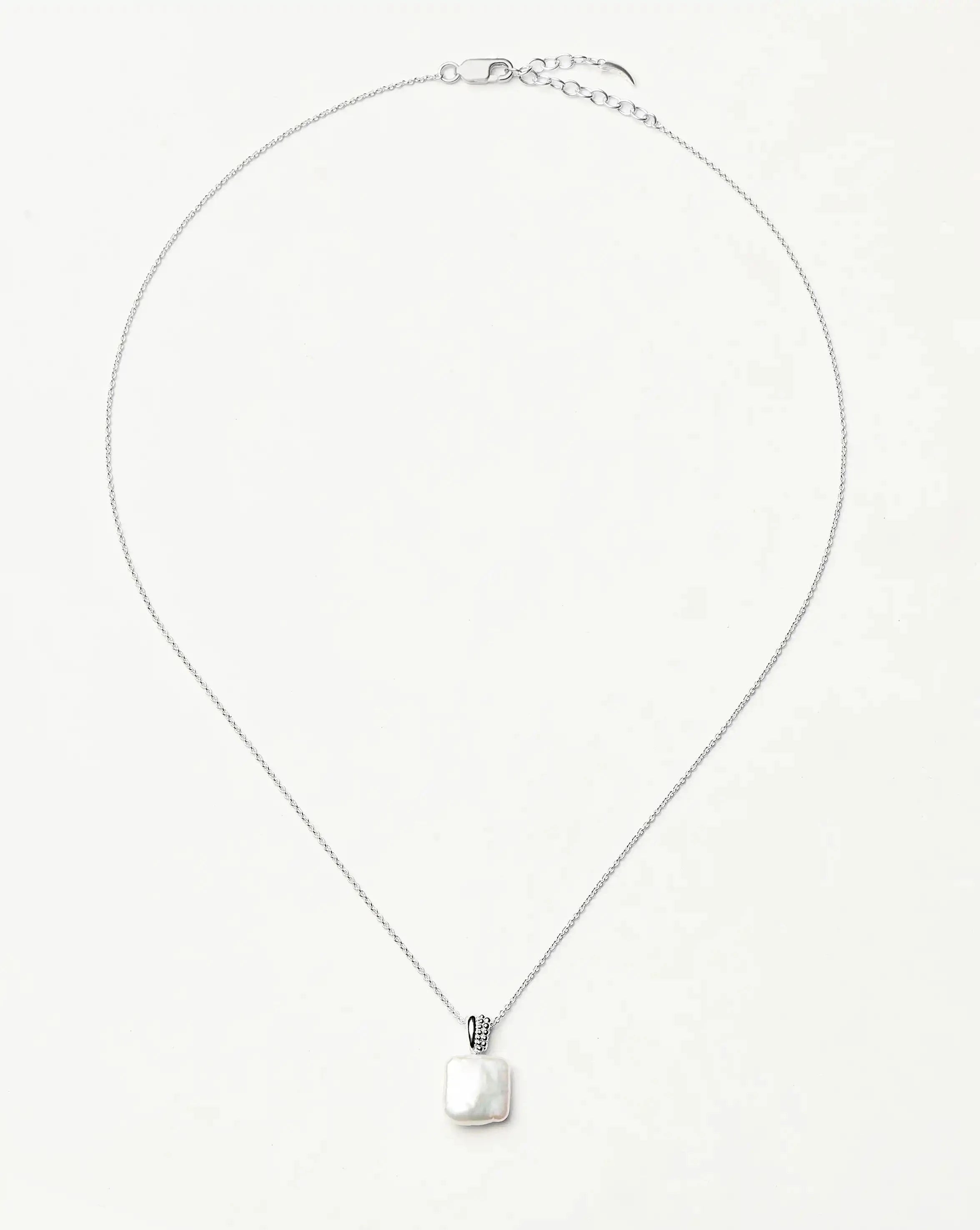 Missoma Baya Square Pearl riipuskaulakoru hopea