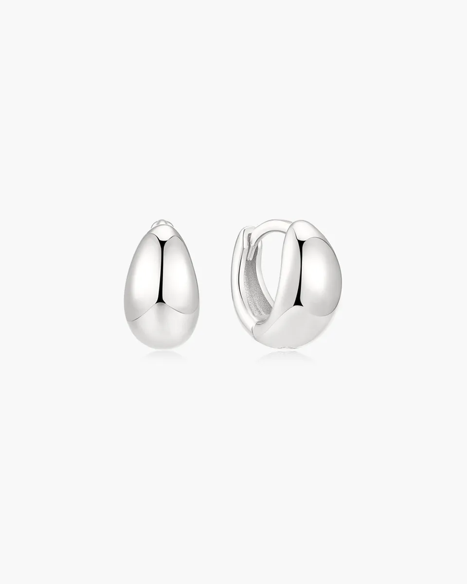 Ania Haie Organic Dome Pebble huggie-korvakorut hopea