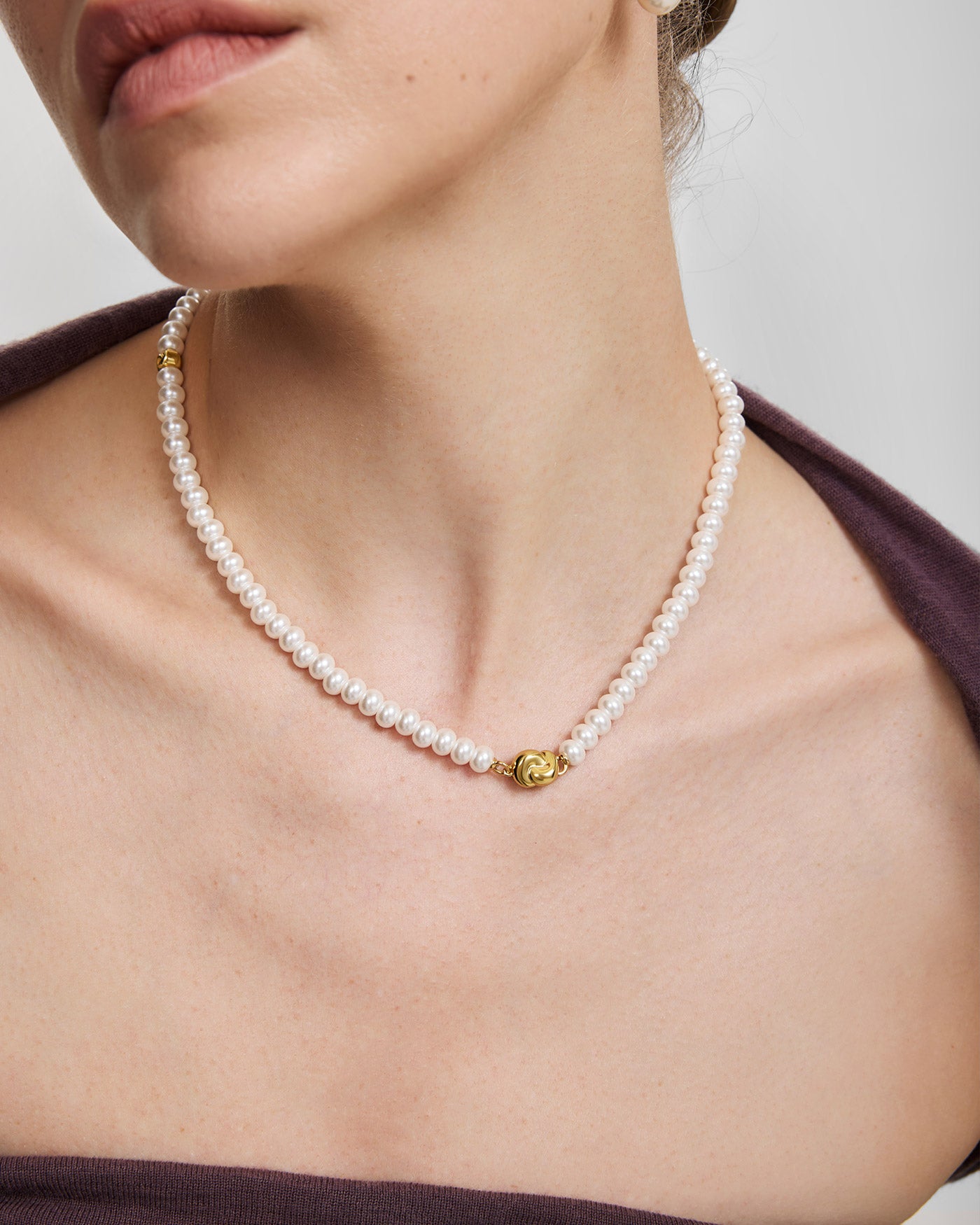 Ania Haie Swan Lake Pearl kaulakoru kulta lasihelmet