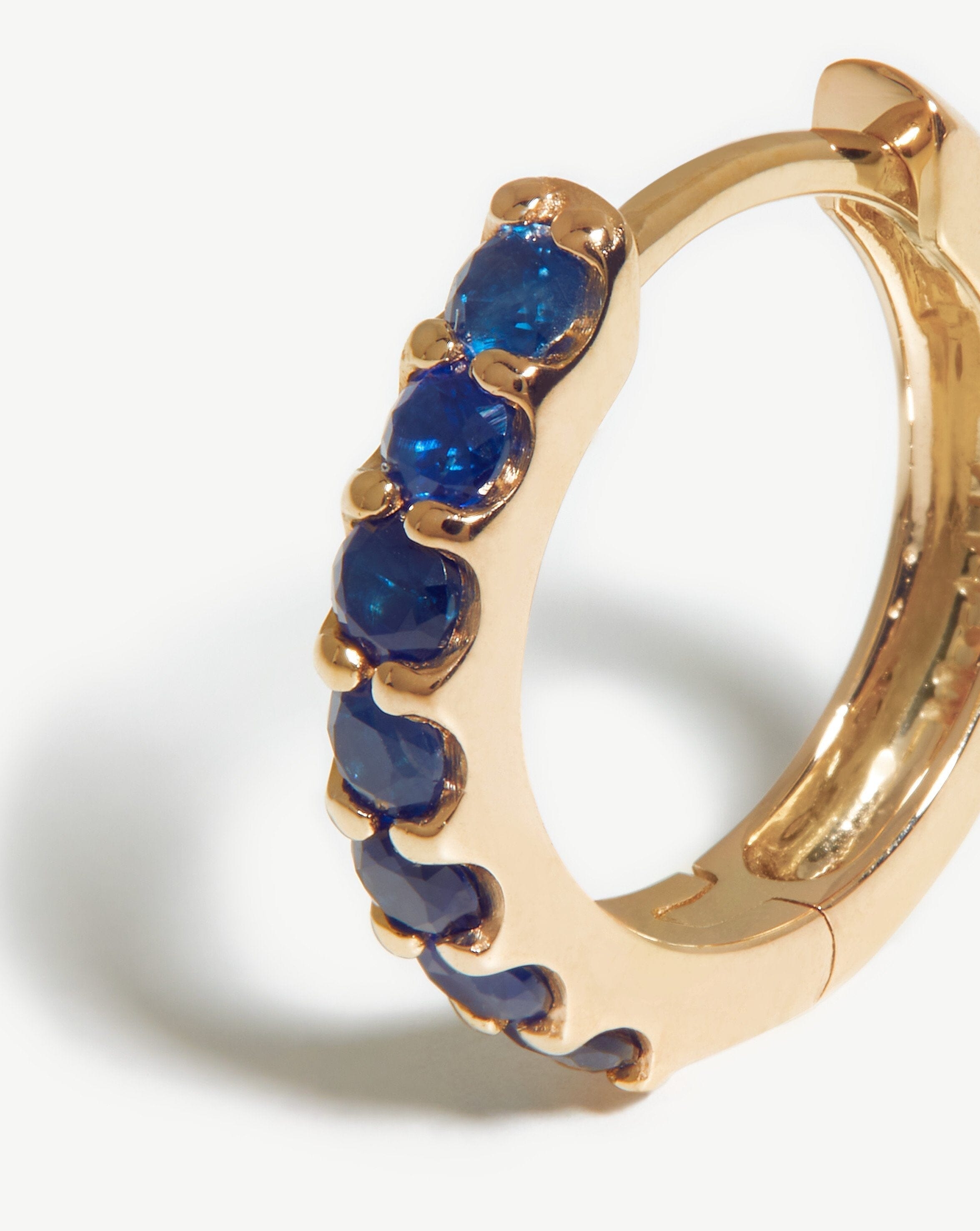 Missoma Solid Gold Sapphire huggiet 9k safiiri sininen