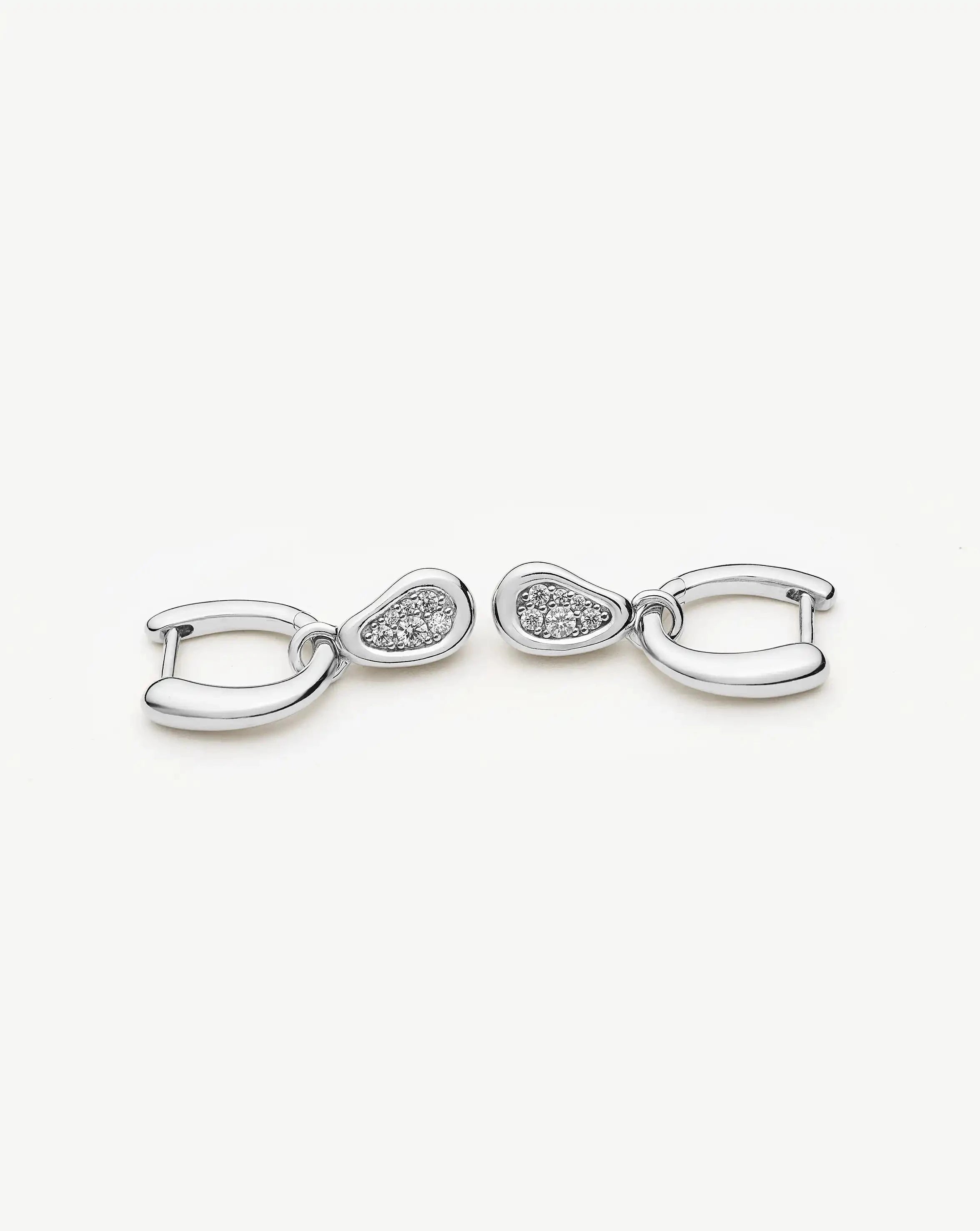 Missoma Molten Teardrop hoop-korvakorut hopea