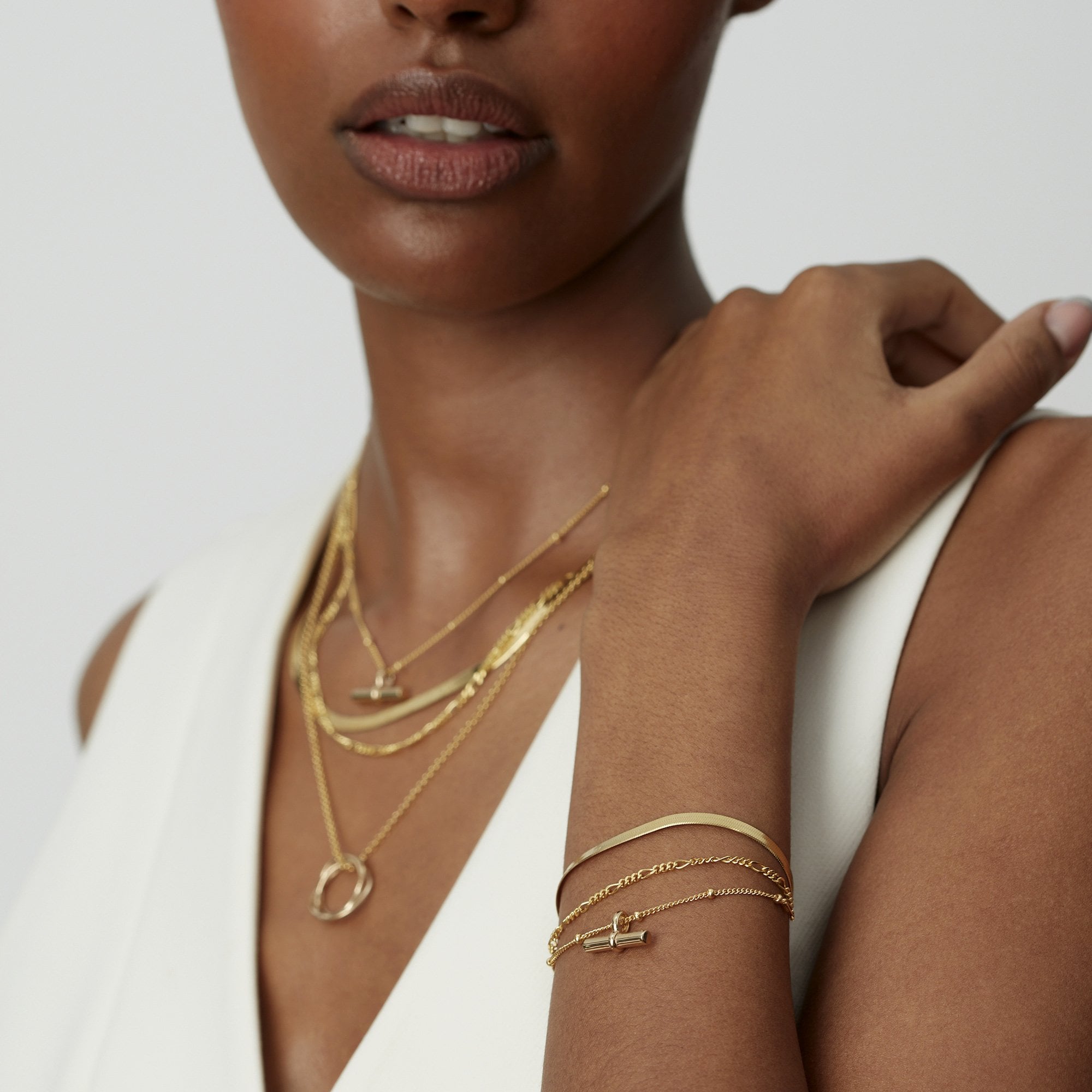 Muru Jewellery Balance T-Bar rannekoru kulta tasapaino