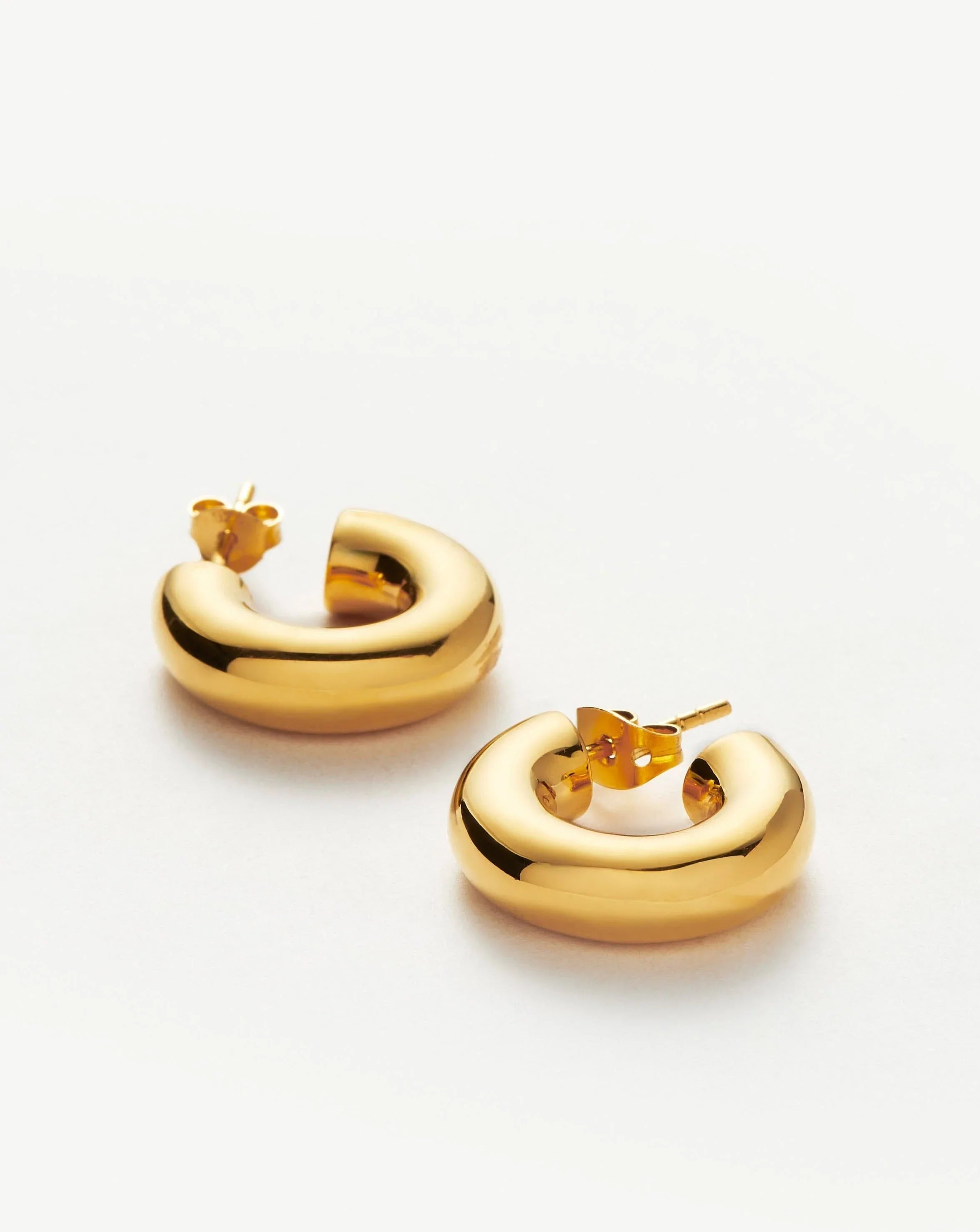 Missoma Chubby Tunnel Small Hoop korvakorut kullattu 20 mm