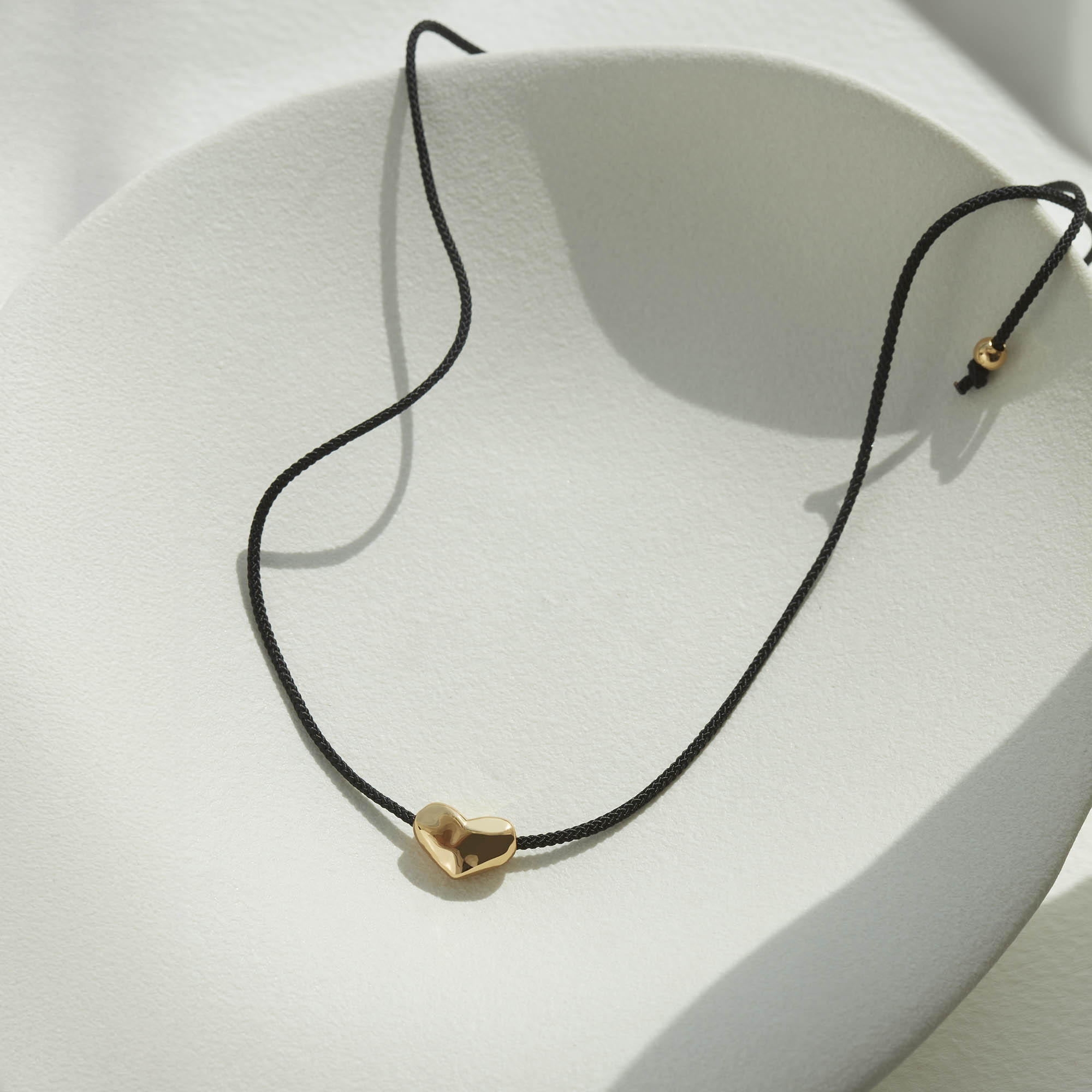 Muru Jewellery Heart Cord kaulakoru kulta sydän