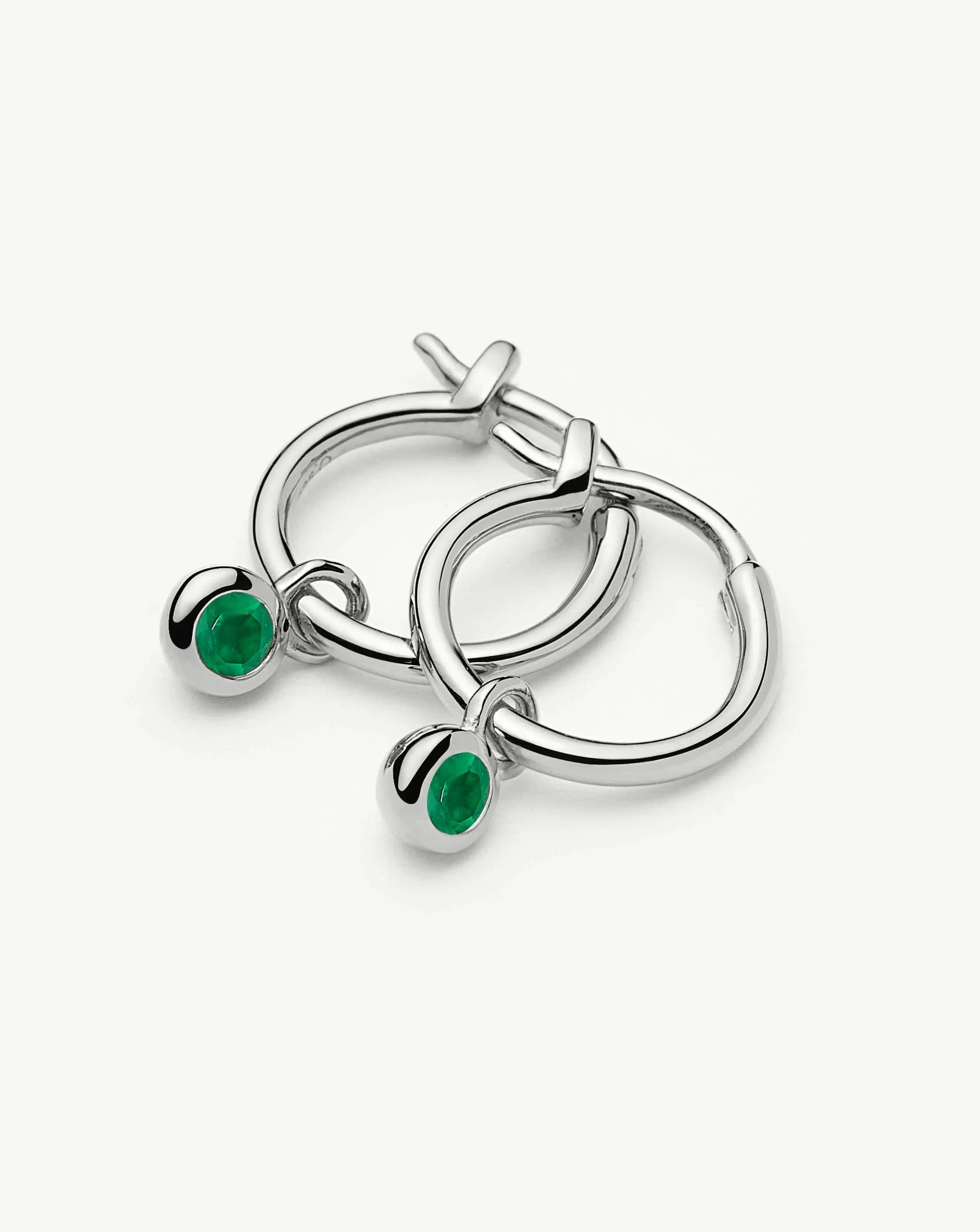 Missoma May Birthstone rengaskorvakorut onyksi