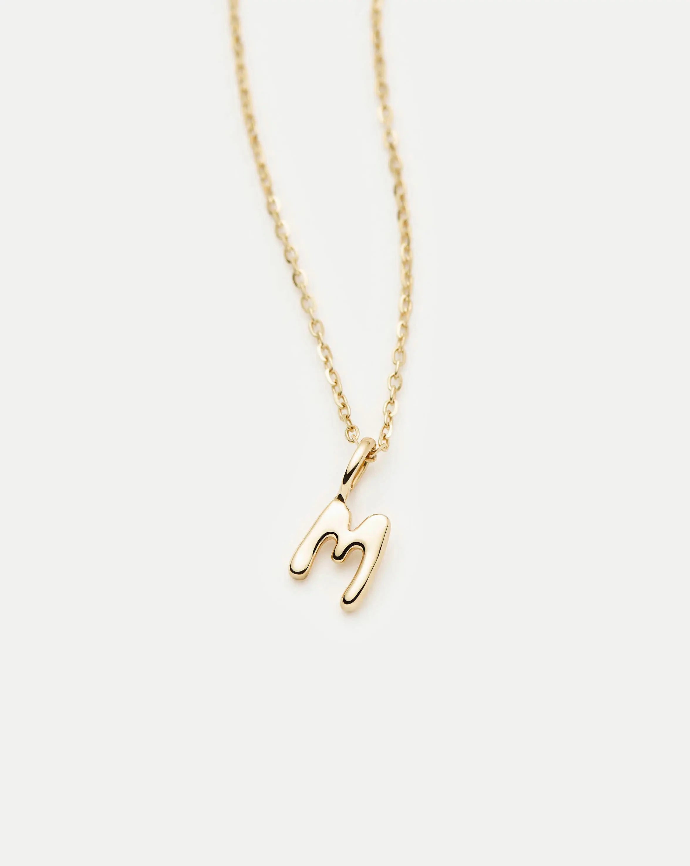 Missoma Initial Mini Pendant M kaulakoru kulta