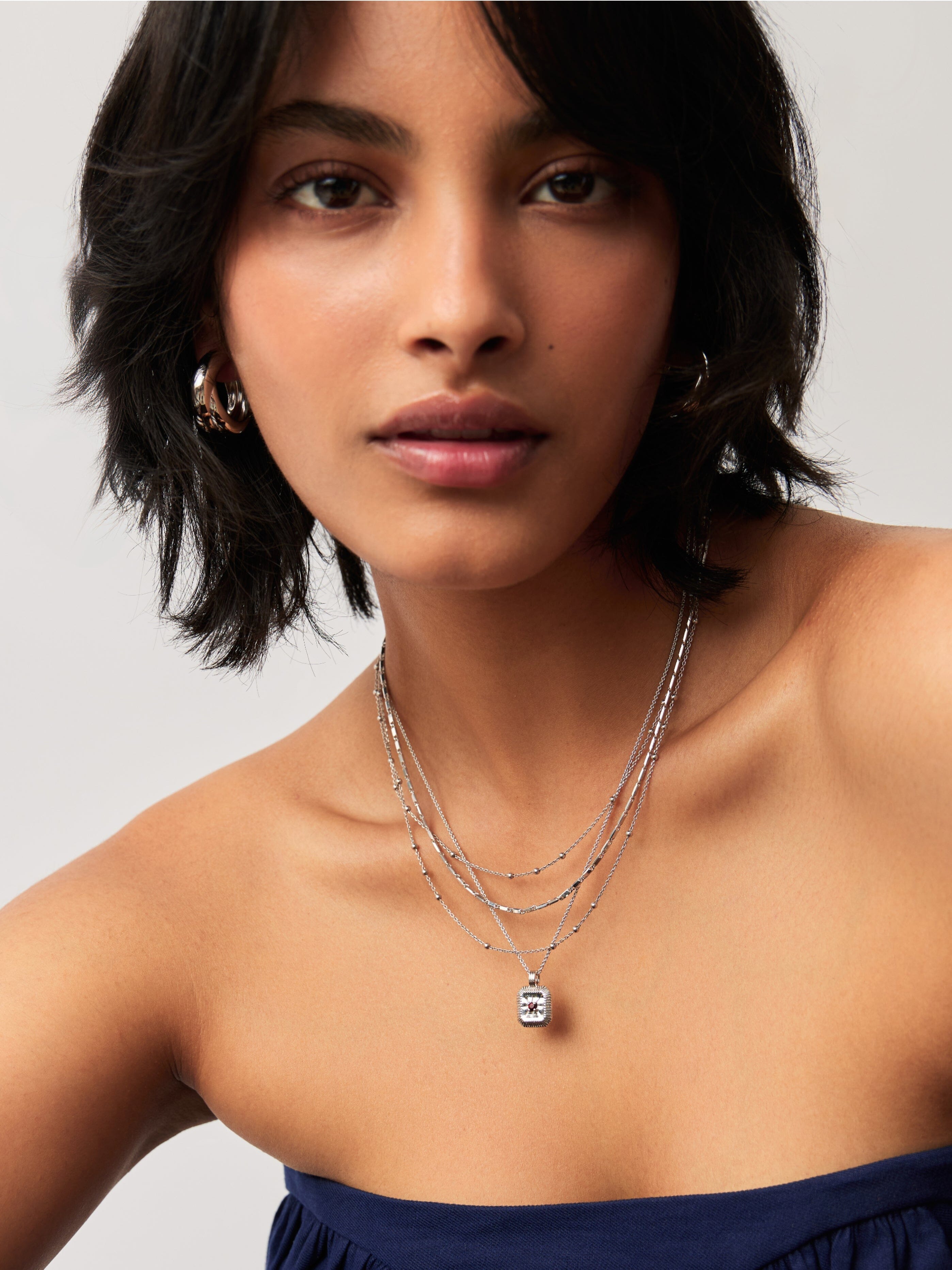 MISSOMA January Birthstone kaulakoru granaatti hopea