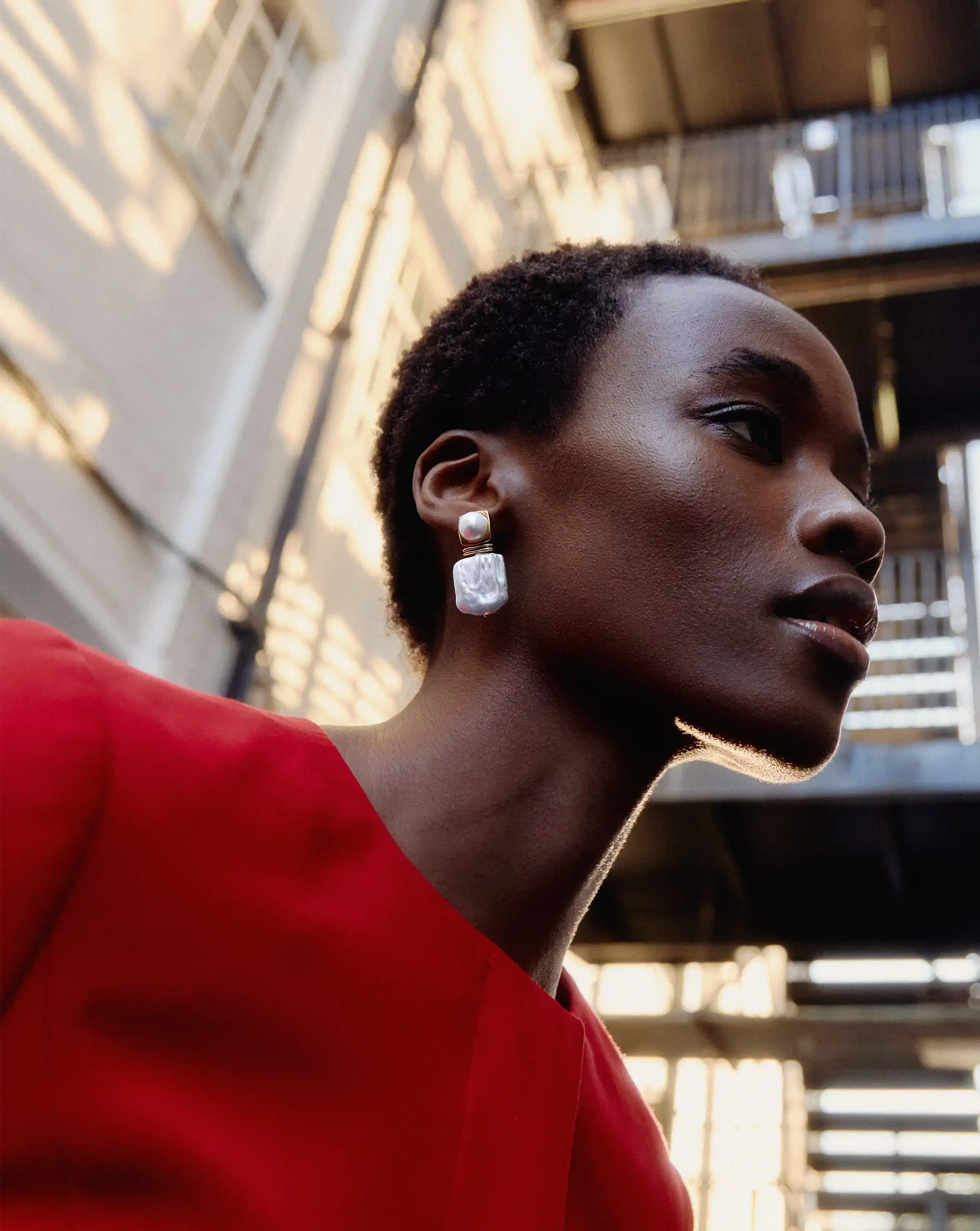 MISSOMA Square Pearl Statement korvakorut kulta helmi