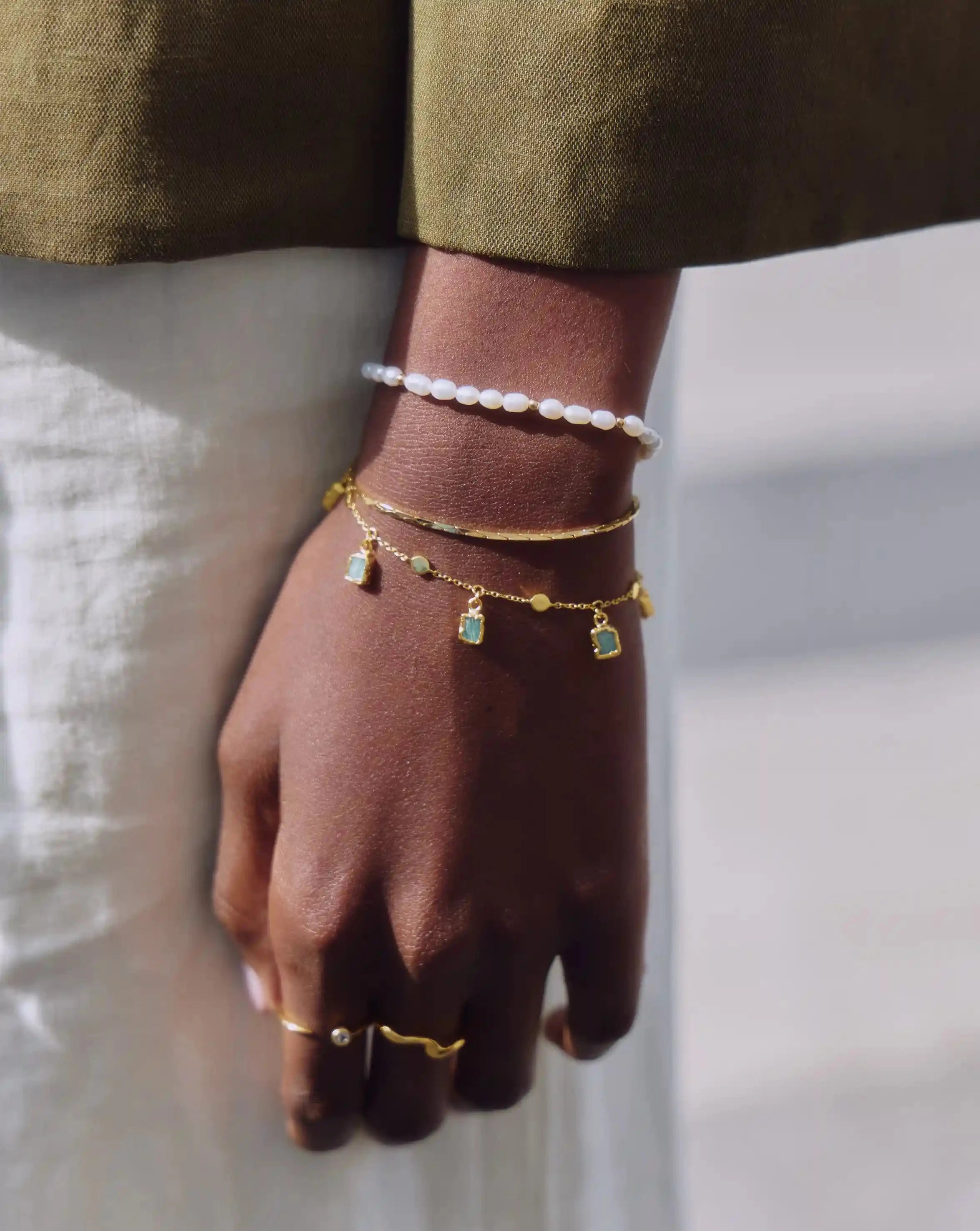 Missoma Lena Charm rannekoru amazoniitti S/M kullattu
