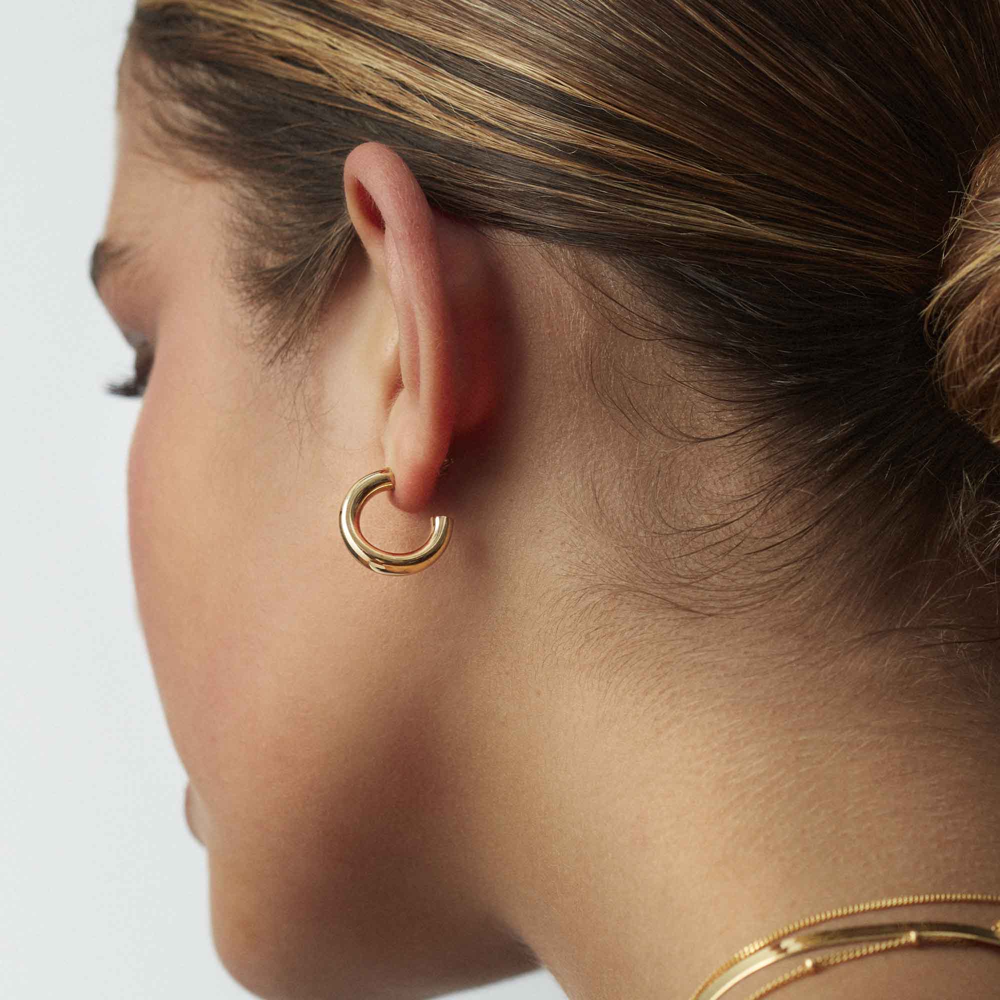 Muru Jewellery Chunky Hoop korvakorut kulta leveä