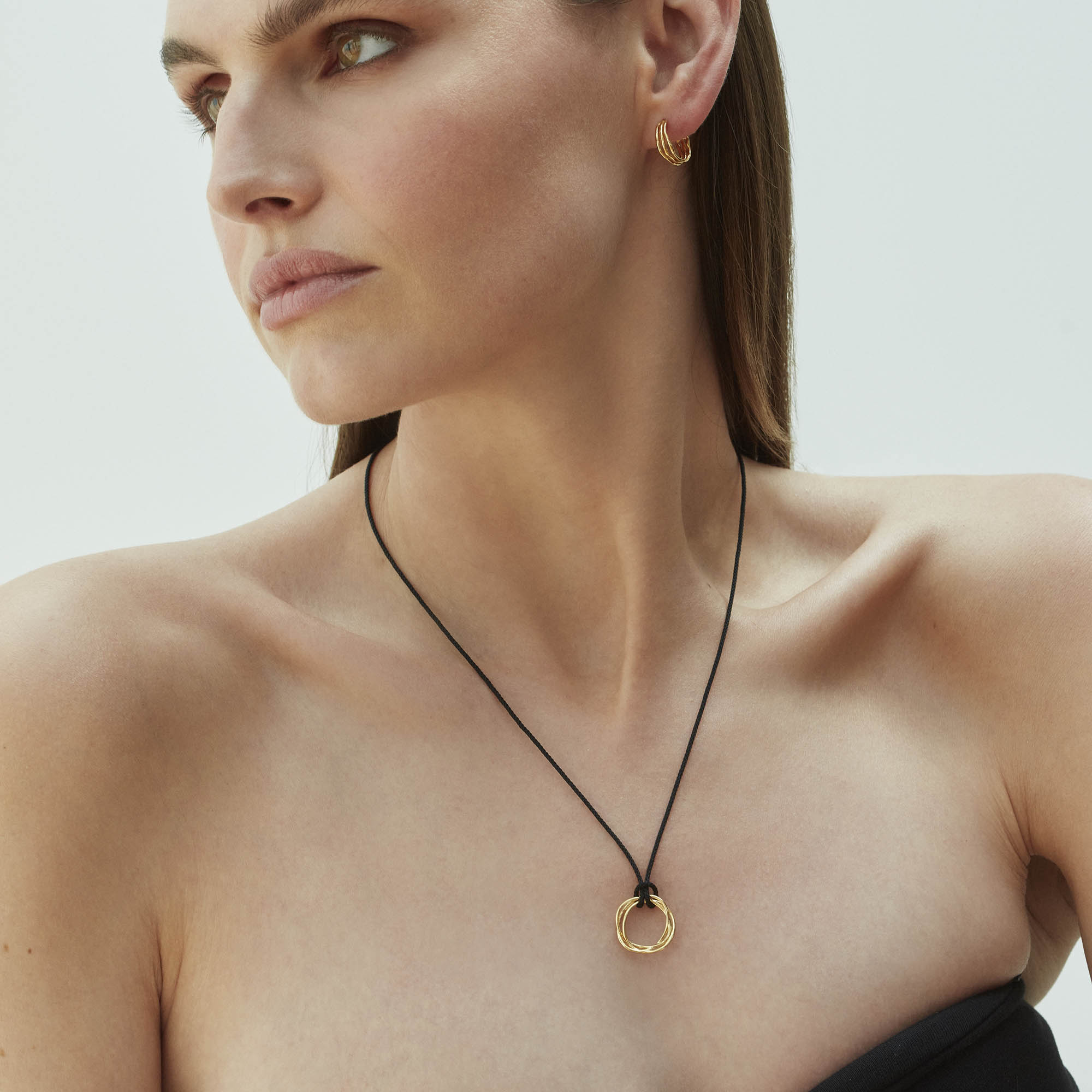 Muru Jewellery Karma Circle kaulakoru kulta nyöri