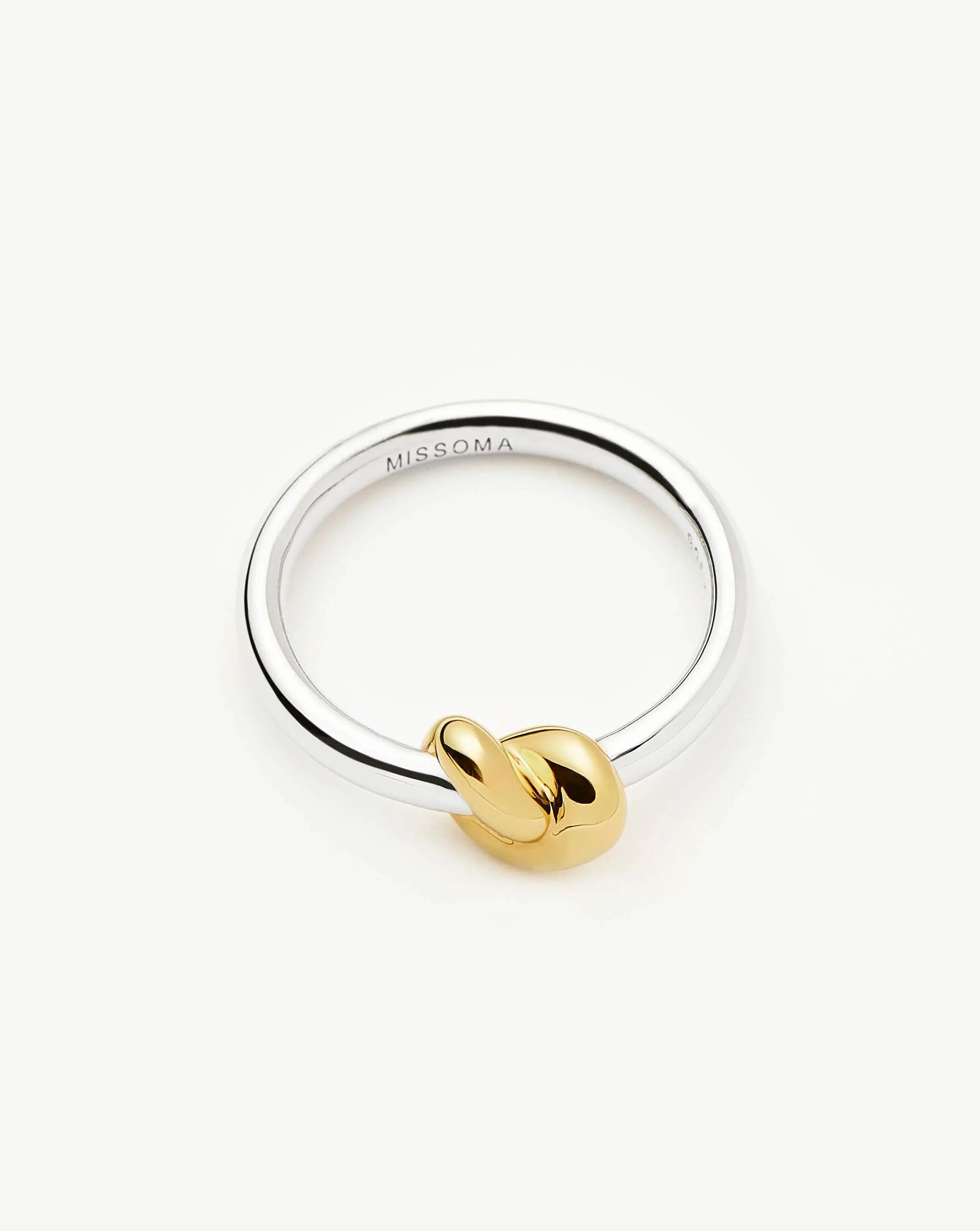 Missoma Lucy Williams Knot sormus mixed metal solmu