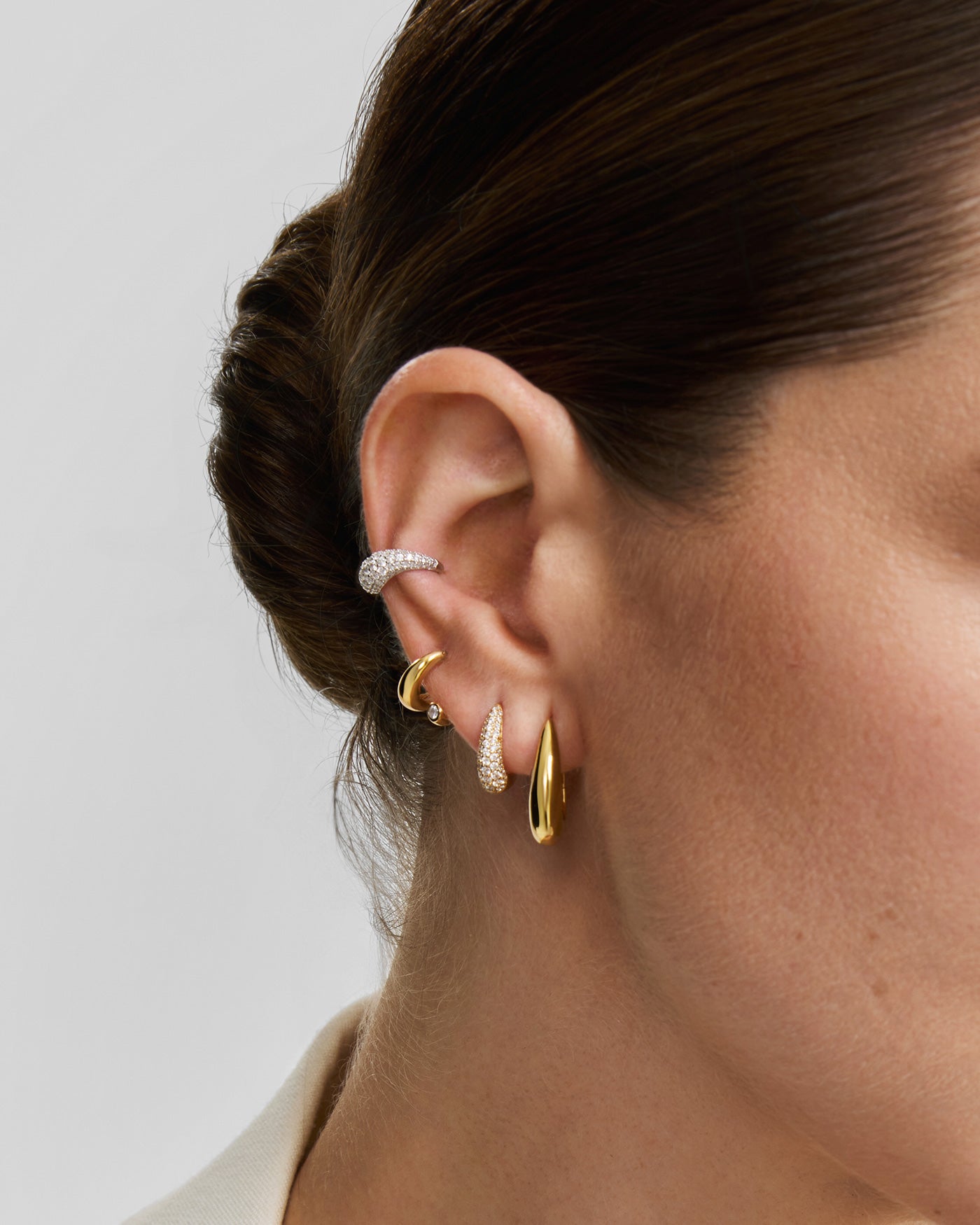 Ania Haie Spiral Bezel-End Stud korvarenkaat kulta zirkonia