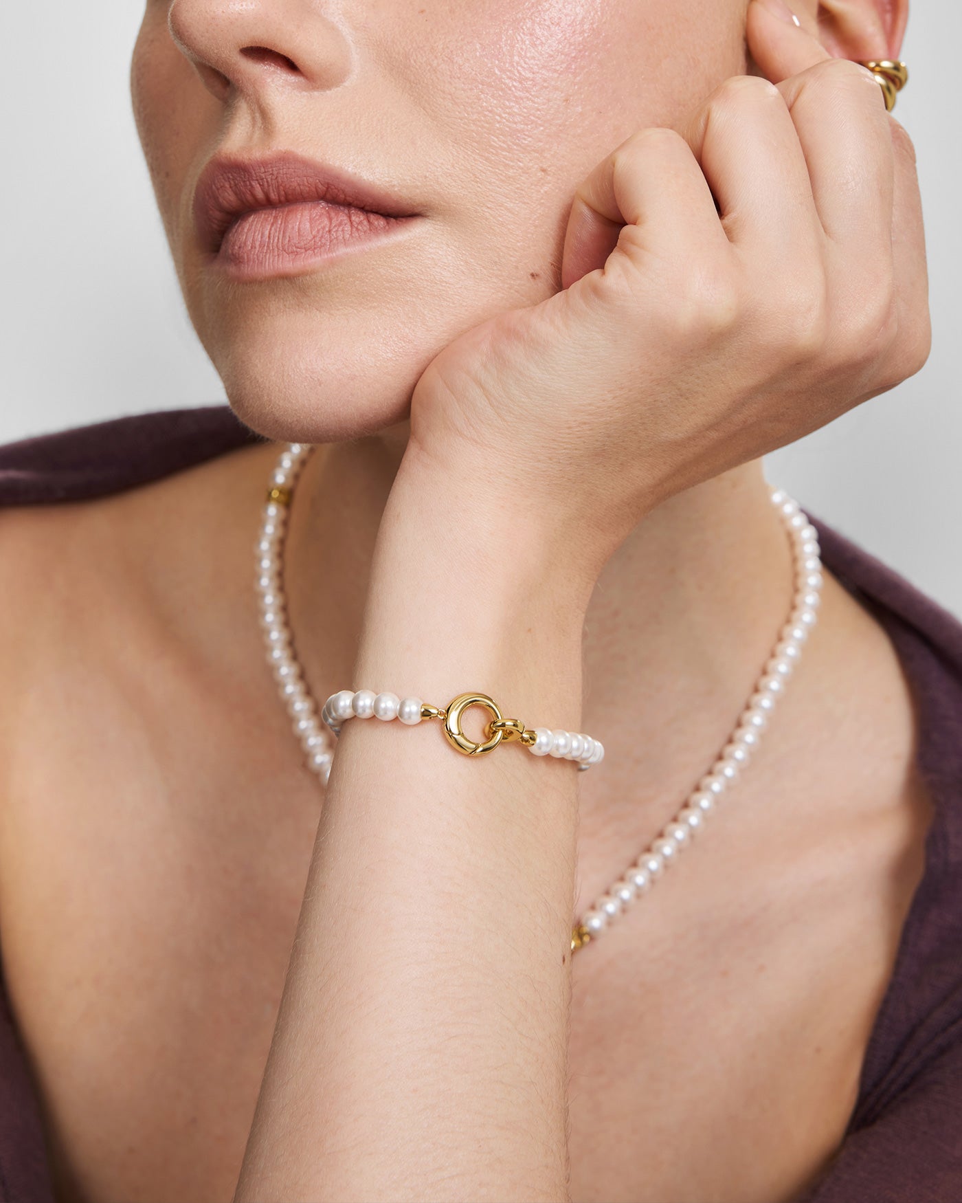 Ania Haie Swan Lake Elegant Shell Pearl rannekoru kulta helmi