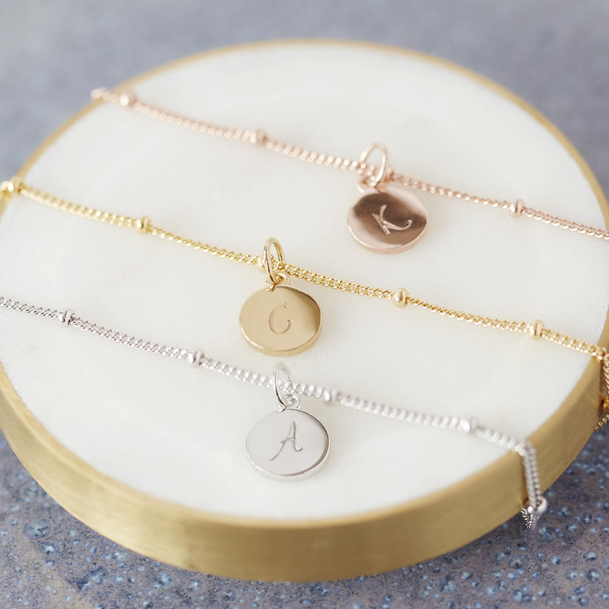 Muru Jewellery Mini Disc rannekoru kulta helmiketju