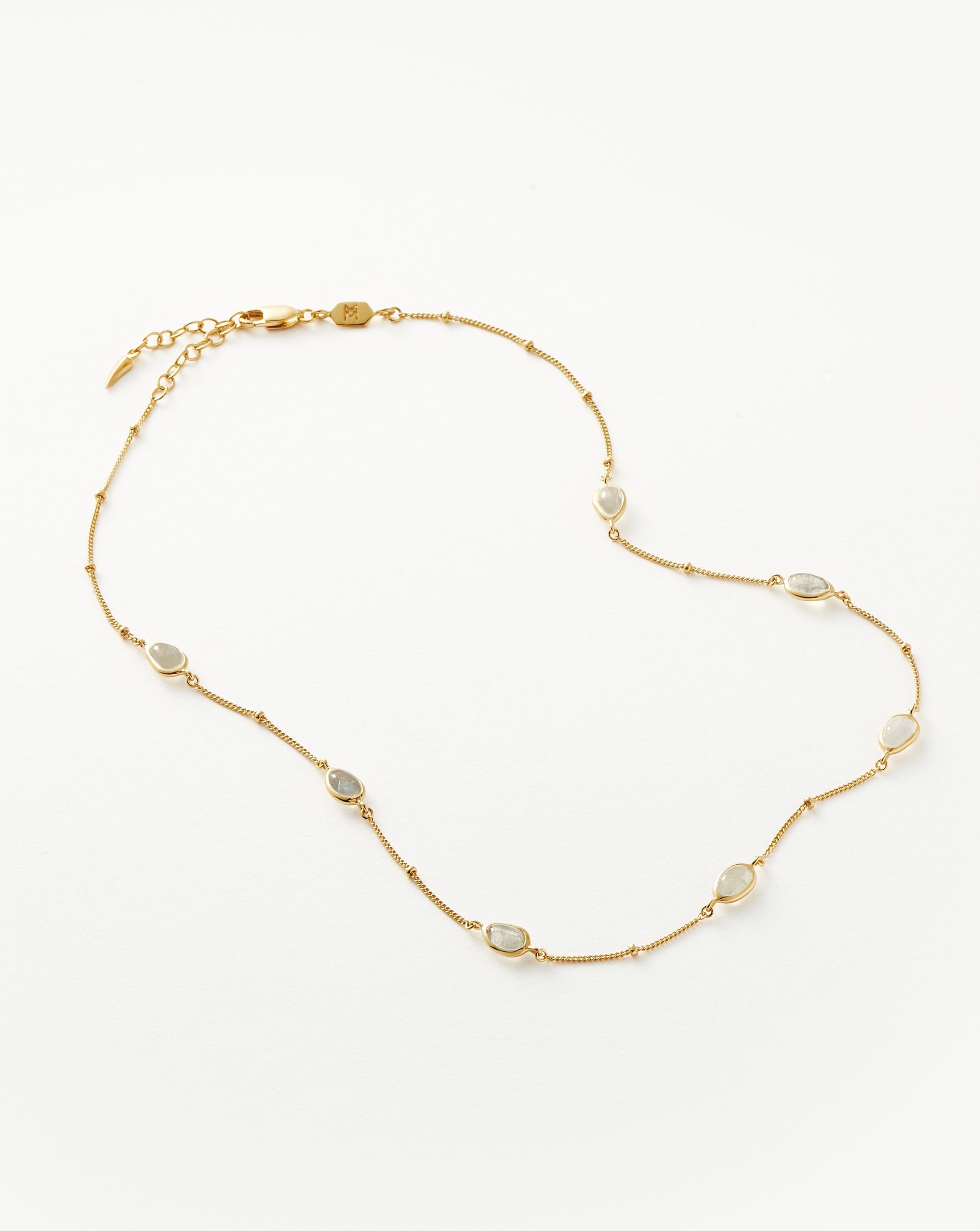 Missoma Magma Charm choker kuukivi kultavermeil