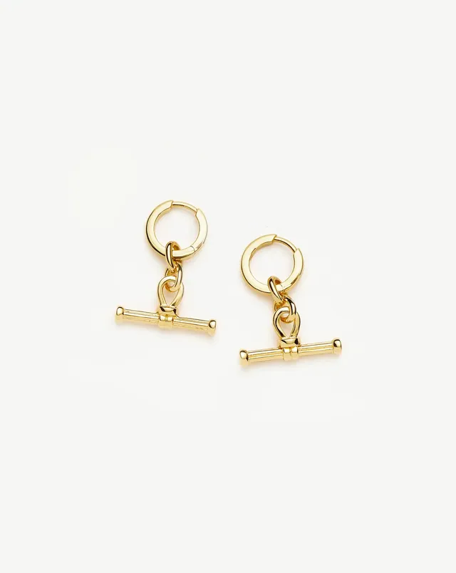 Missoma Ridge T-Bar Charm Hoop korvakorut kulta riipus