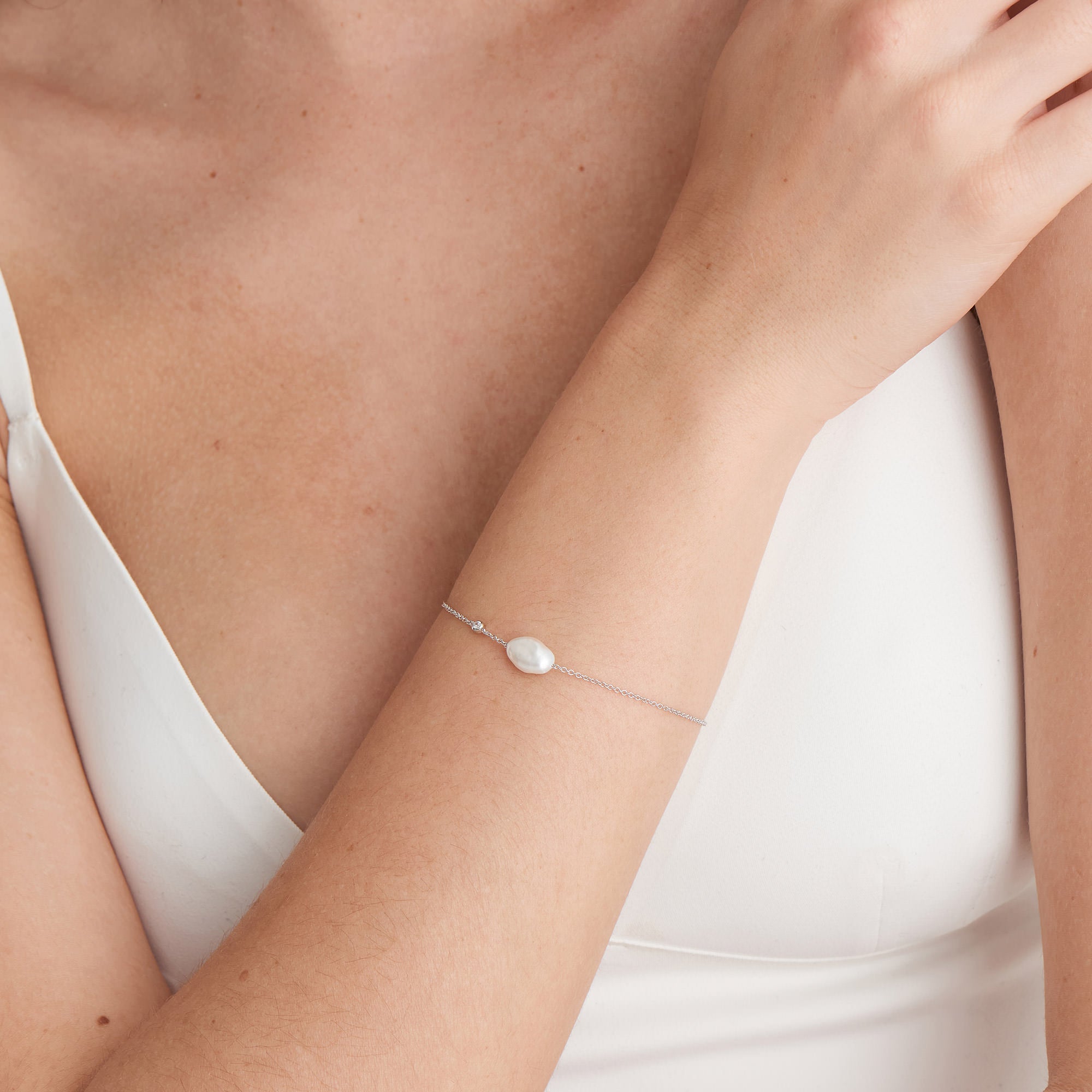 Ania Haie Pearl of Wisdom Pearl rannekoru hopea barokkihelmi