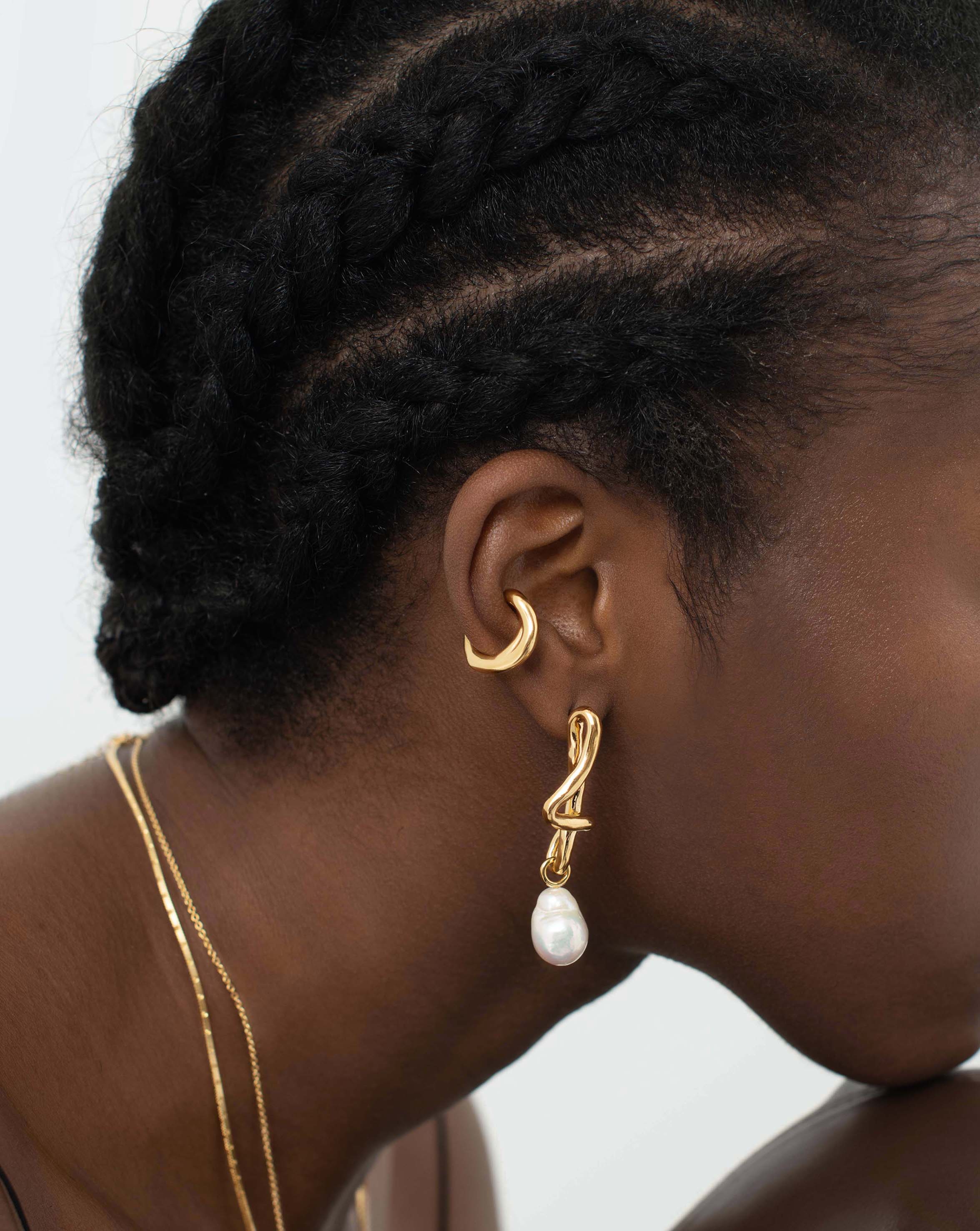 Missoma Molten ear cuff kullattu veistoksellinen