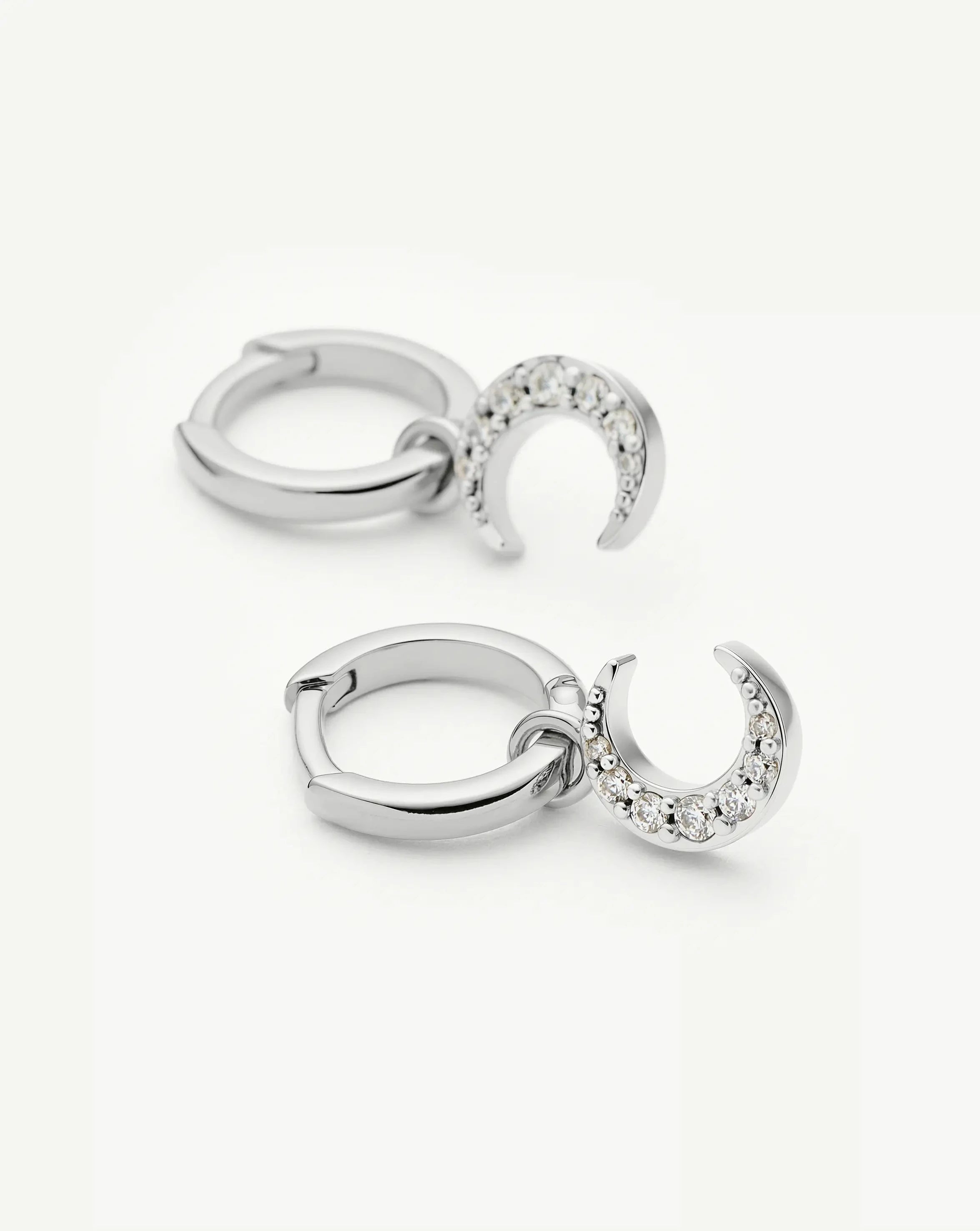 Missoma Crescent Moon rengaskorvakorut hopeoitu zirkonia mini