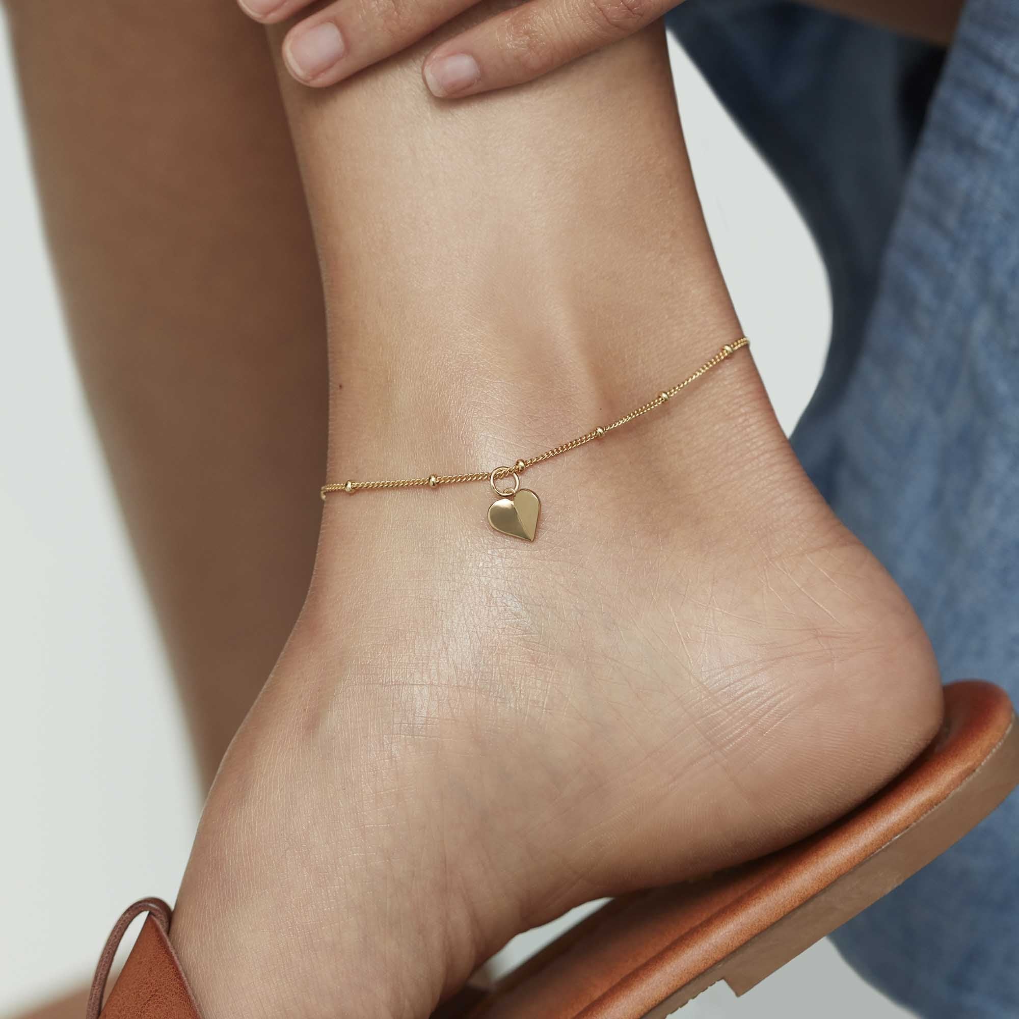Muru Mini Heart Initial nilkkakoru kulta sydän