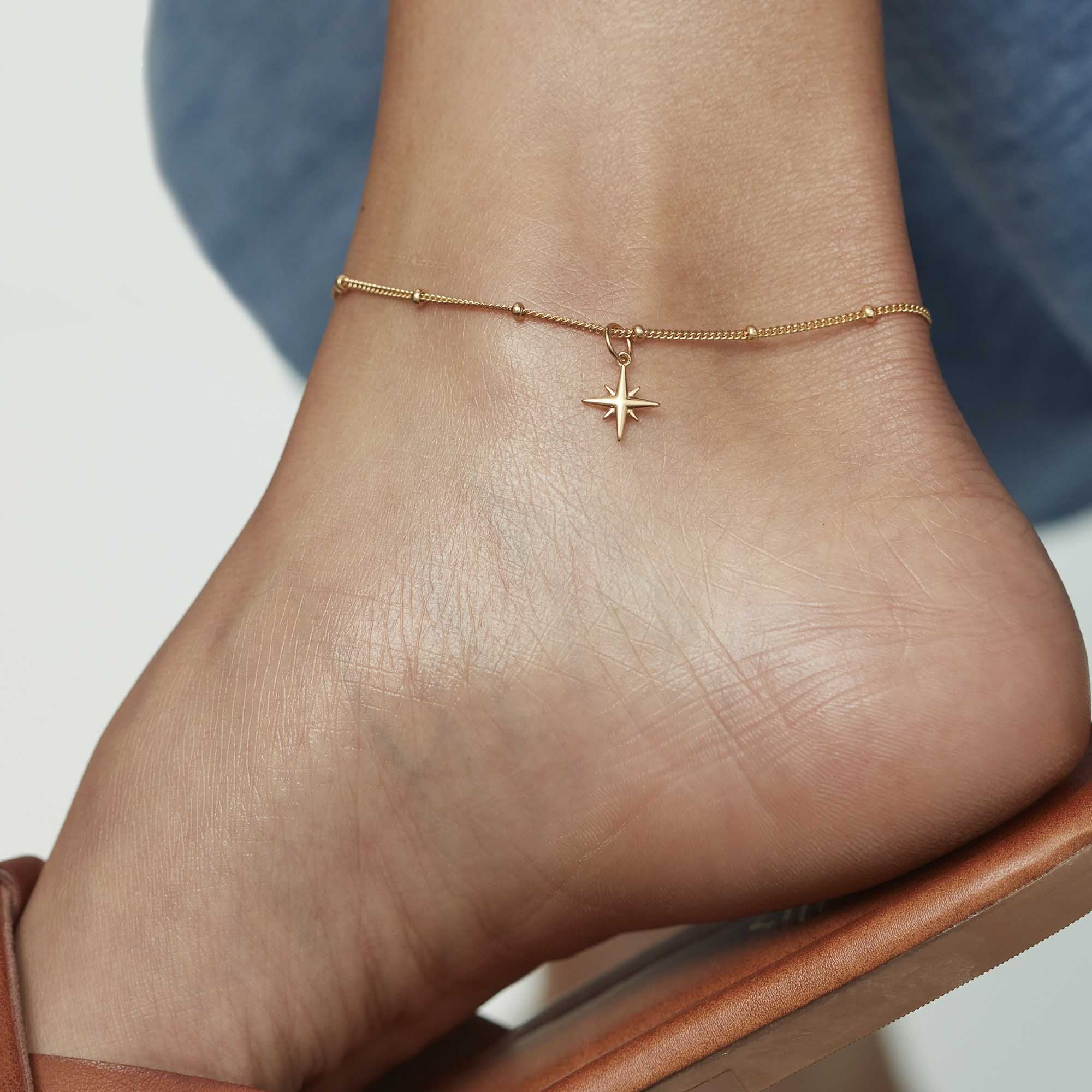 Muru Jewellery Star nilkkakoru kulta tähtiriipus