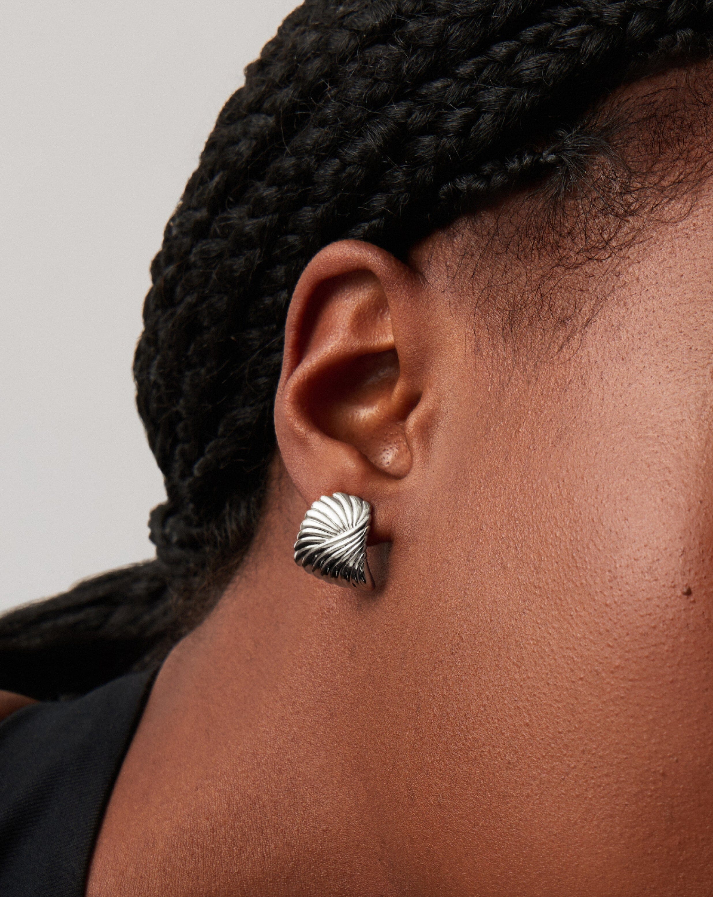 Missoma Ripple Stud Earrings nappikorvakorut hopeoitu