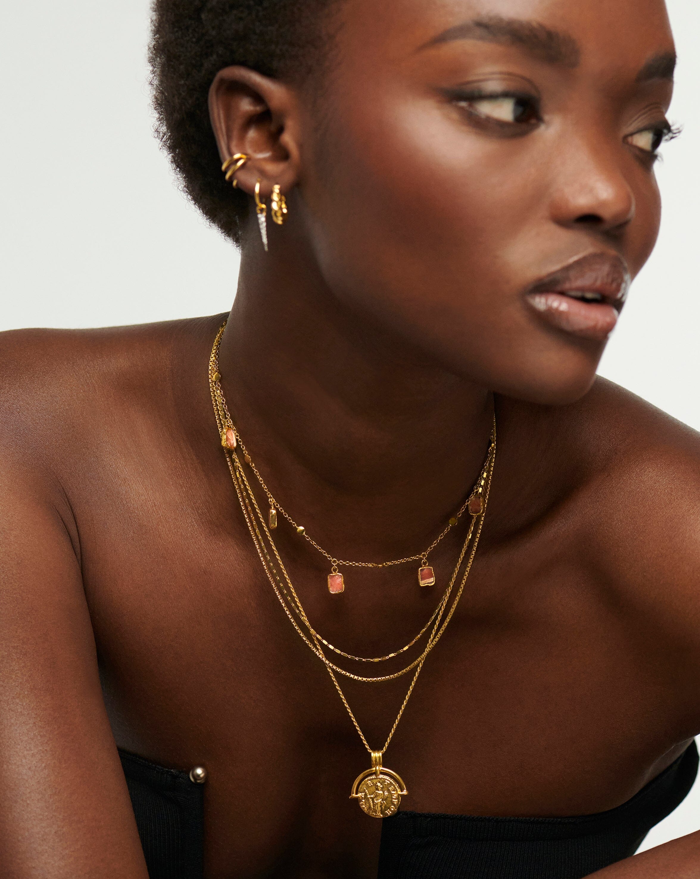 Missoma Lena Charm Choker kaulakoru roosa