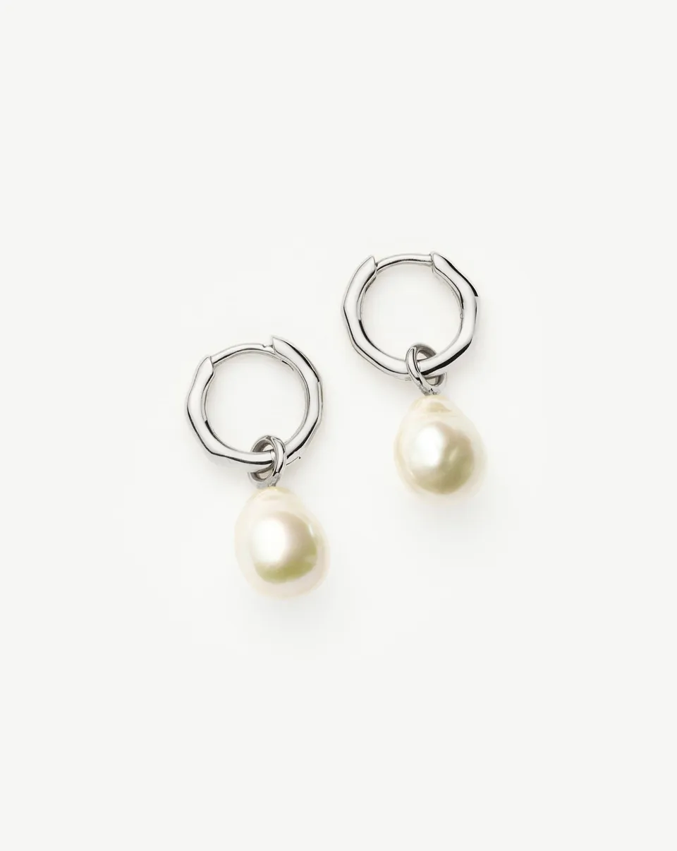 Missoma Solid Gold Baroque Pearl Organic Hoop korvakorut 9ct