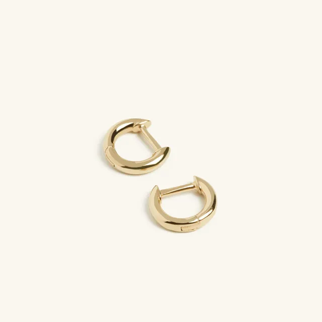 Muru Jewellery Huggie kultakorvakorut rengas