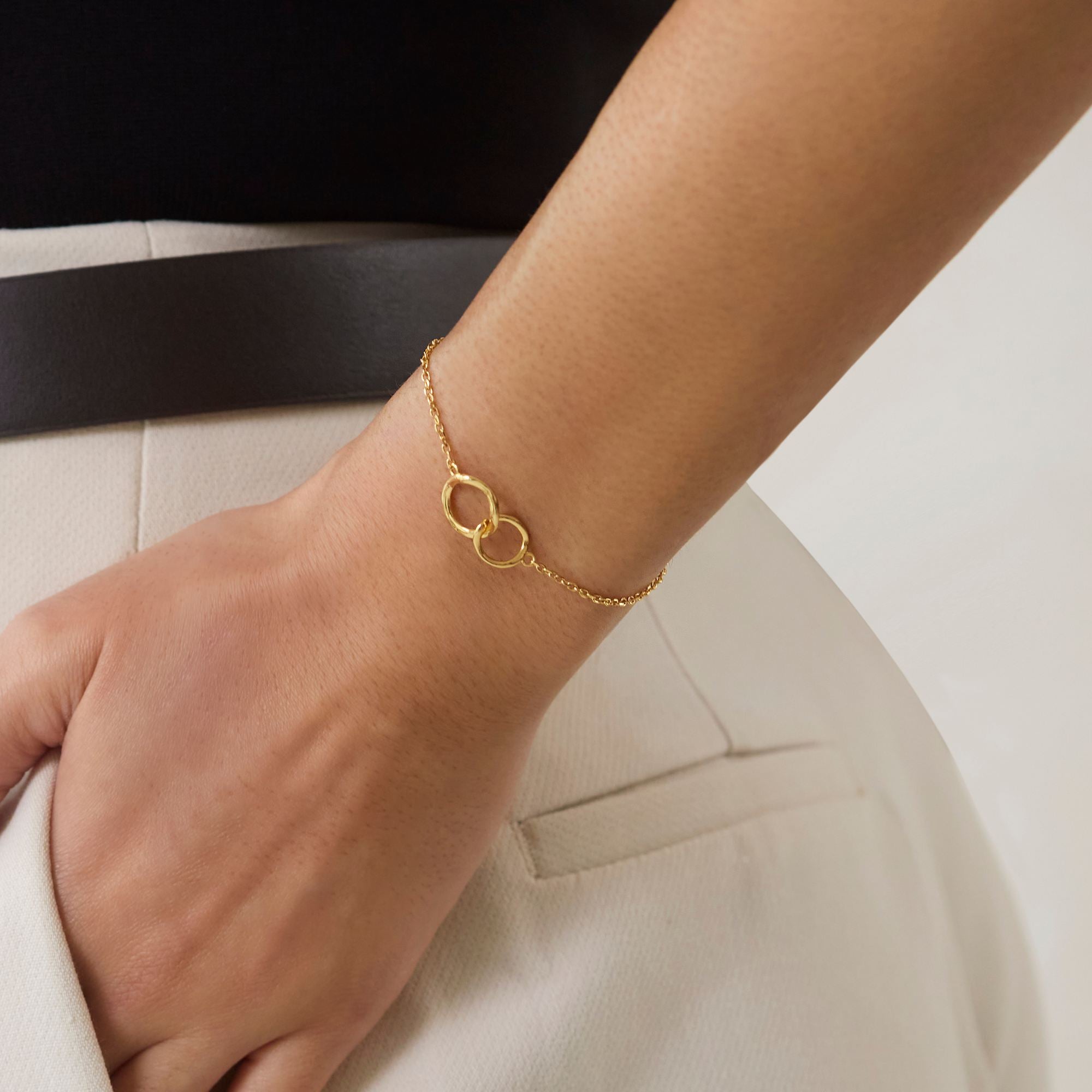 Muru Jewellery Connected rannekoru kulta rakkaus