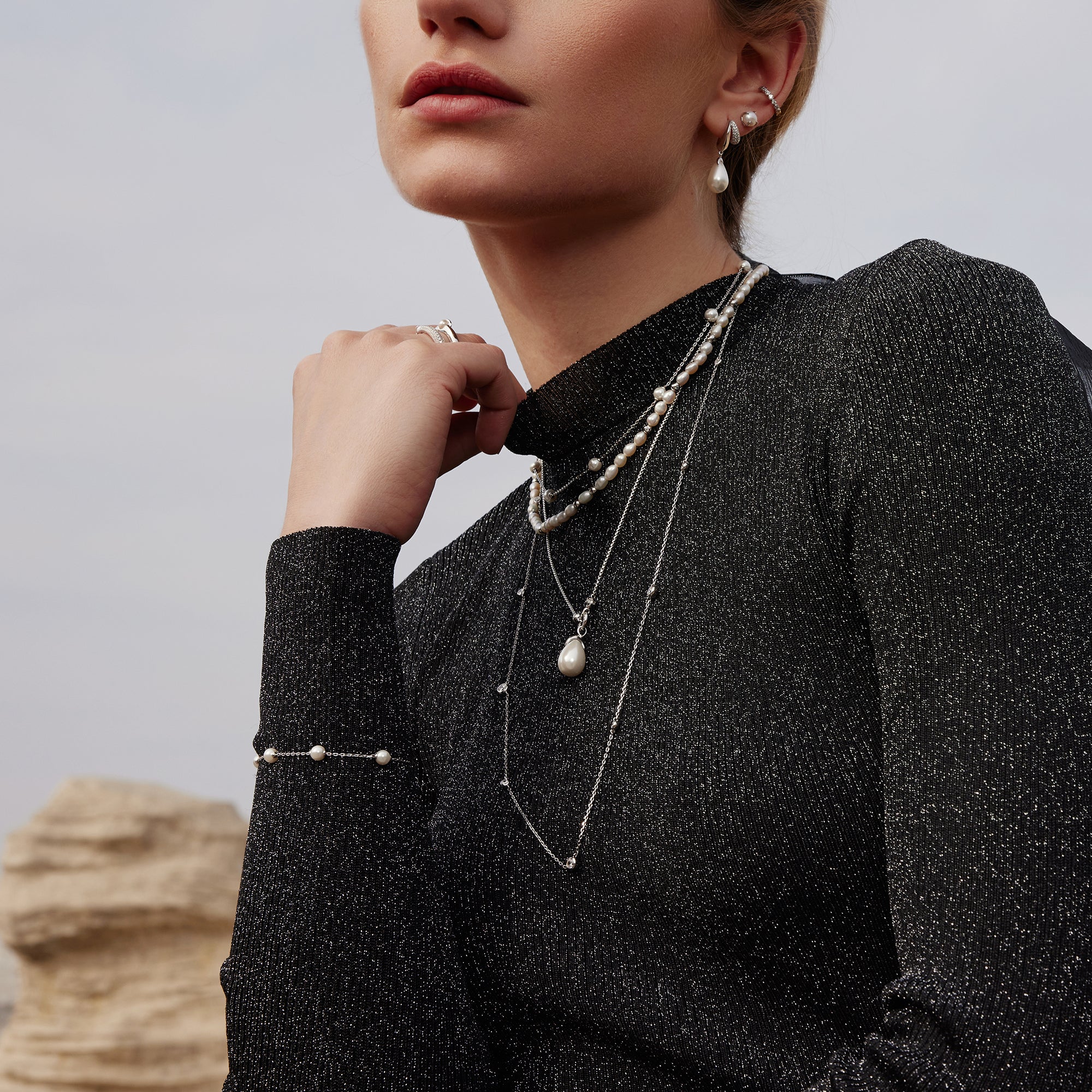 Ania Haie Duet Shell Pearl huggie-korvakorut hopea