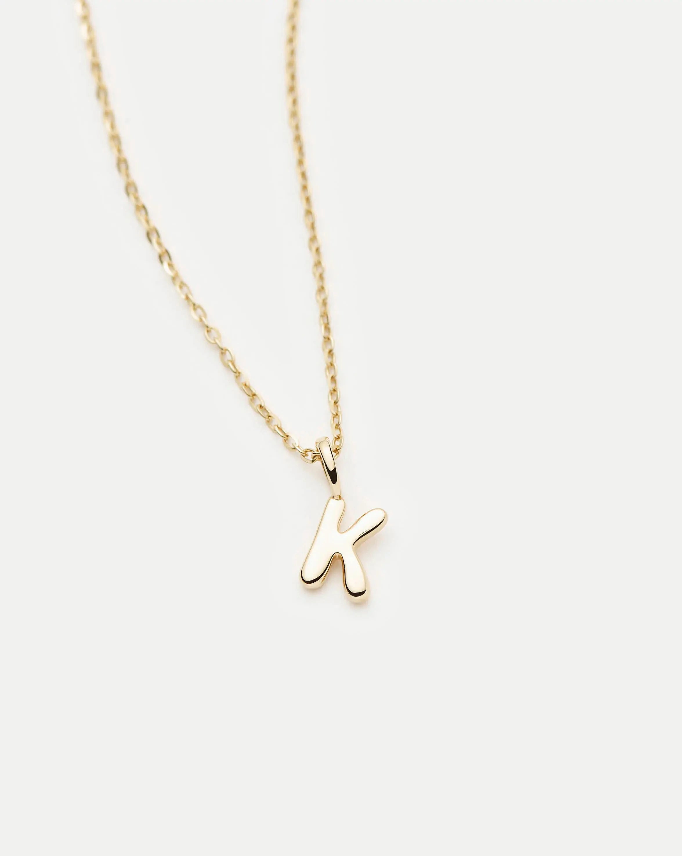 MISSOMA Solid Gold Initial Mini Pendant K kaulakoru kulta