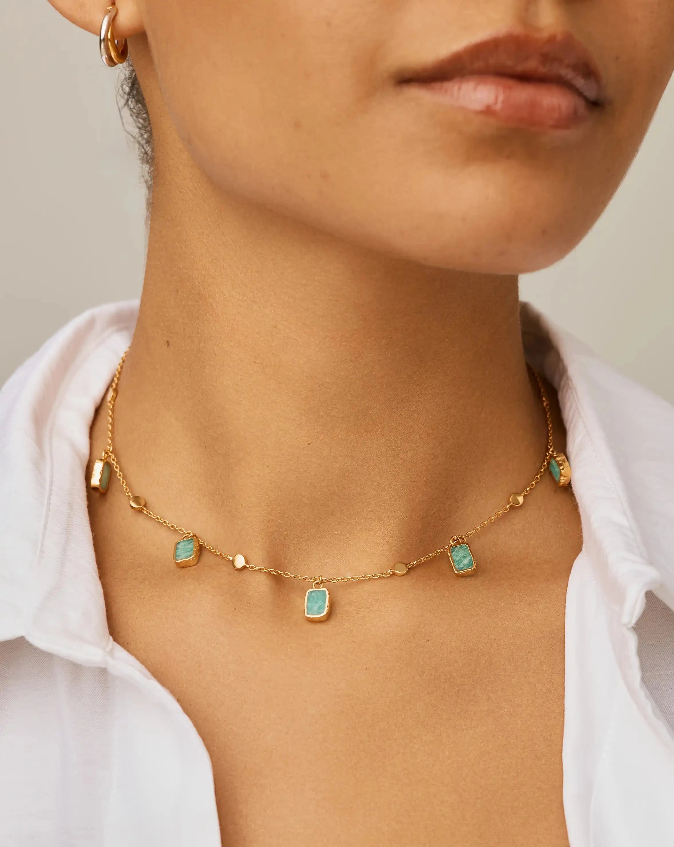 Missoma Lena Charm Choker kaulakoru amazonite kullattu